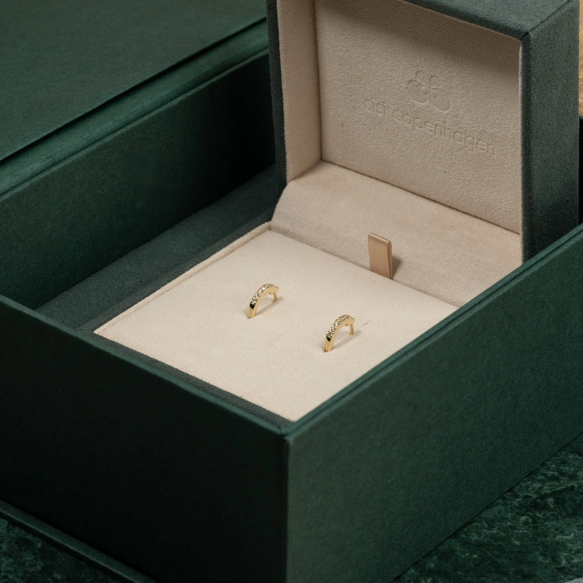 CLASSIC LAB-DIAMOND CREOL EARRING - 0.11ct - YG - Image 11