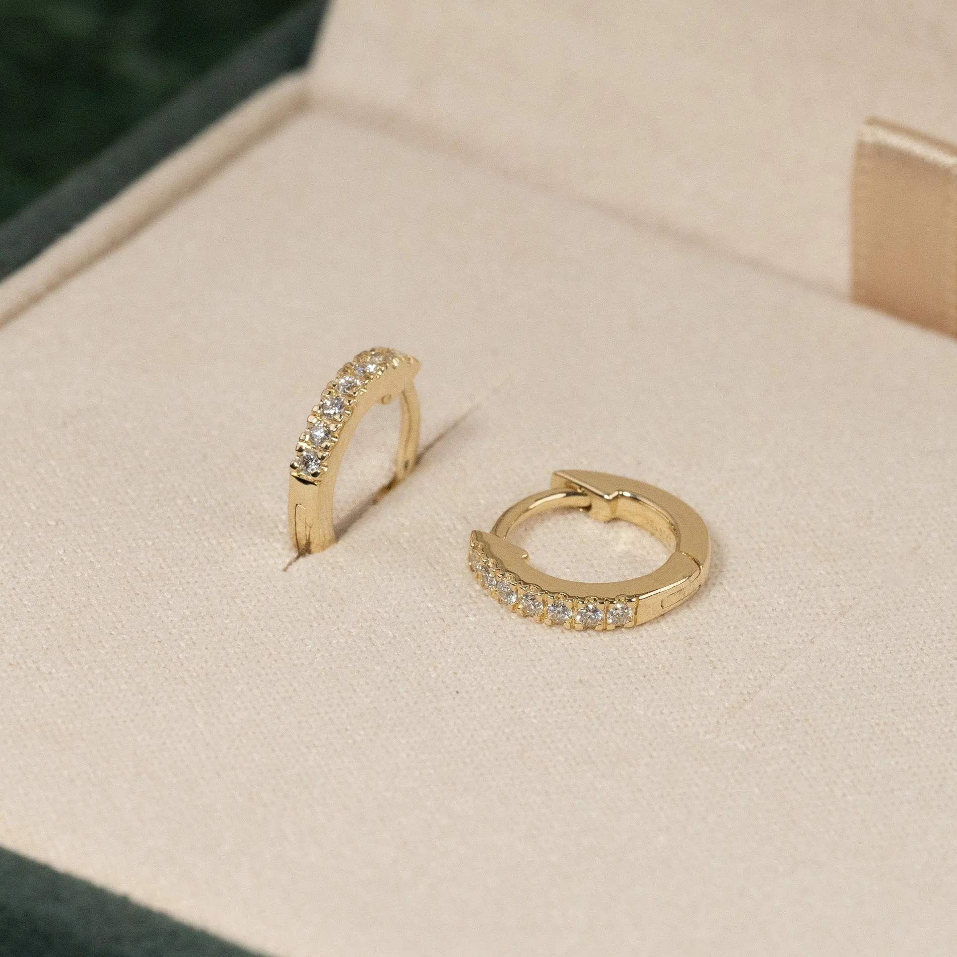 CLASSIC LAB-DIAMOND CREOL EARRING - 0.11ct - YG - Image 5