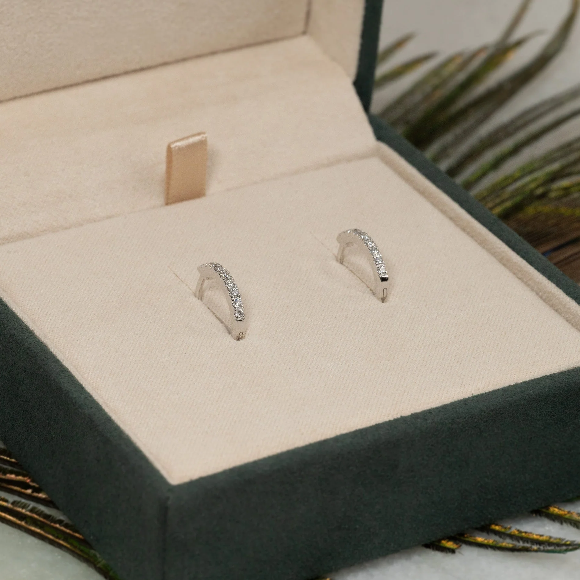 CLASSIC LAB-DIAMOND CREOL EARRING - 0.15ct - WG - Image 11