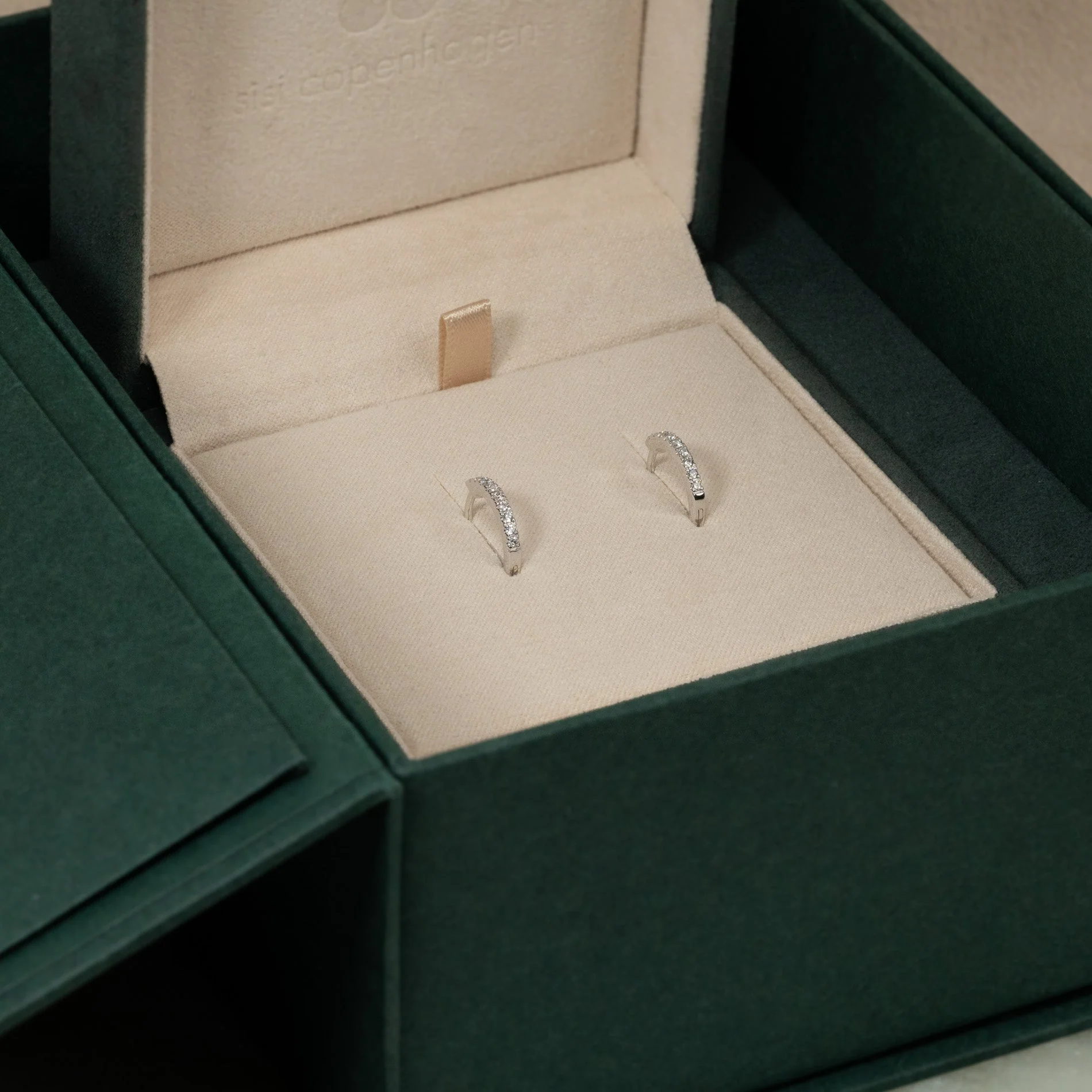 CLASSIC LAB-DIAMOND CREOL EARRING - 0.15ct - WG - Image 15