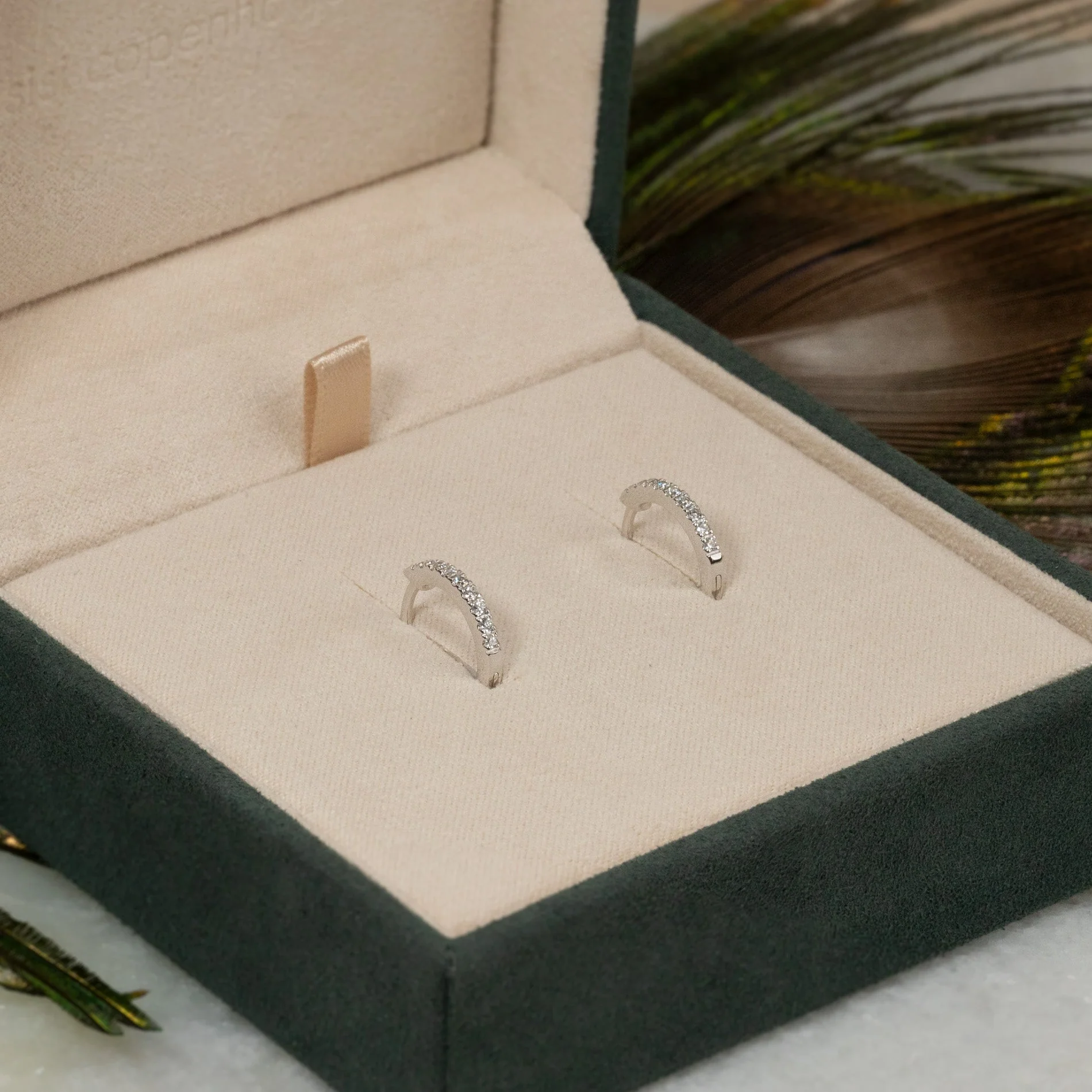 CLASSIC LAB-DIAMOND CREOL EARRING - 0.15ct - WG - Image 4