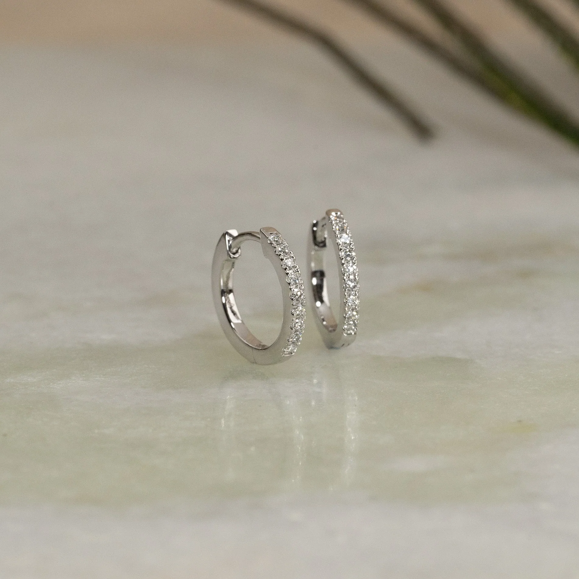 CLASSIC LAB-DIAMOND CREOL EARRING - 0.15ct - WG - Image 5