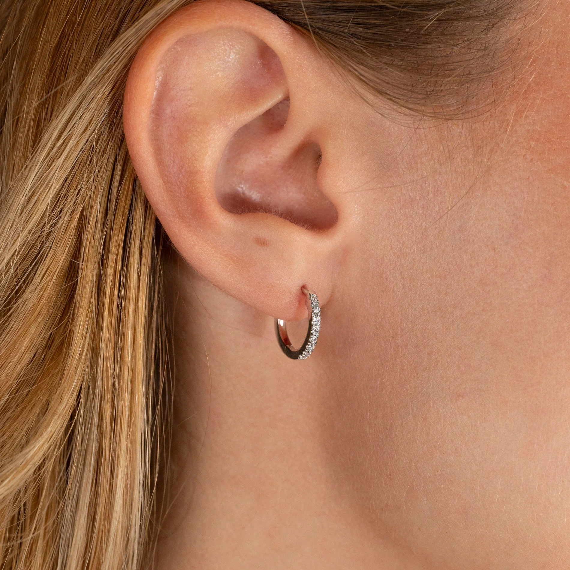 CLASSIC LAB-DIAMOND CREOL EARRING - 0.15ct - WG - Image 6