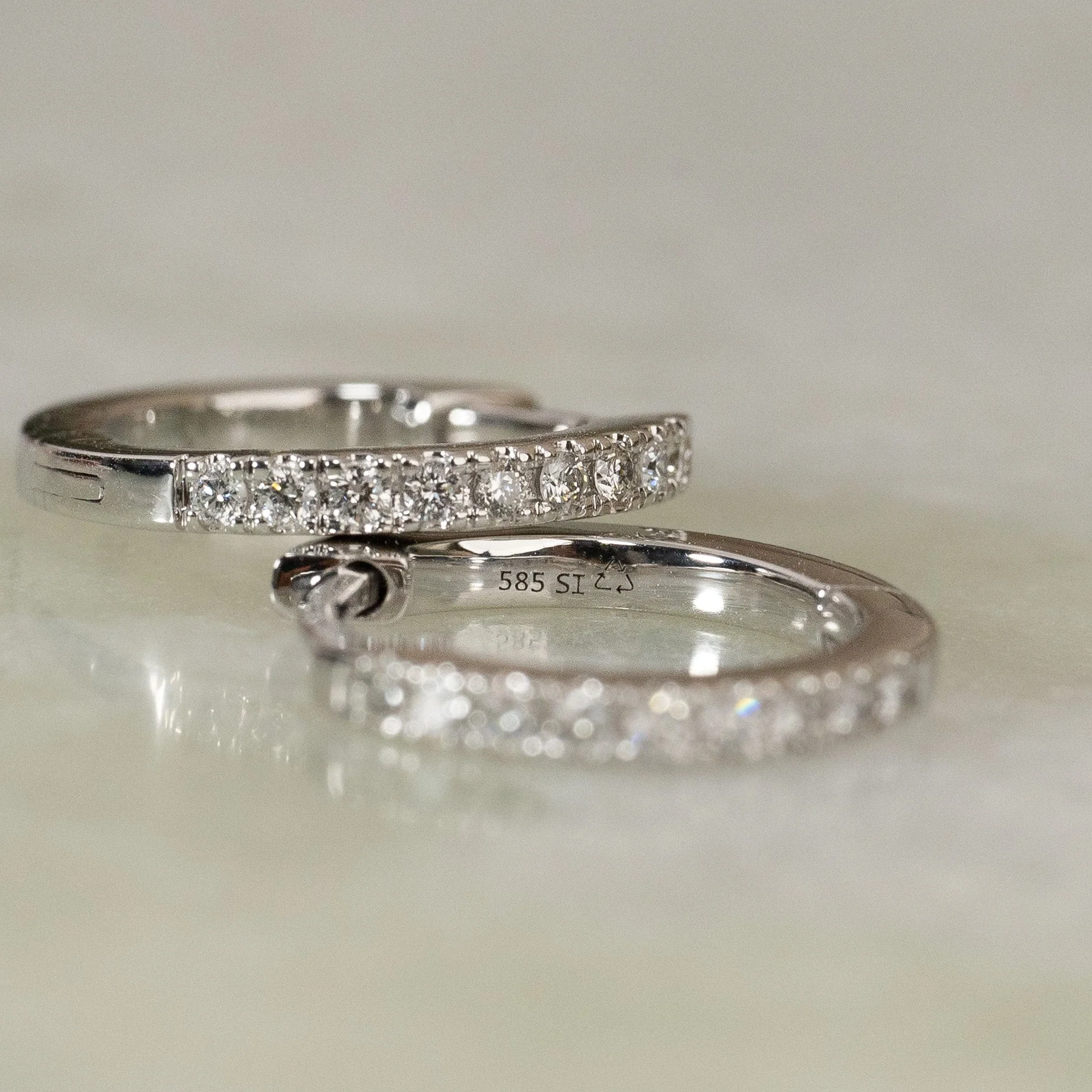 CLASSIC LAB-DIAMOND CREOL EARRING - 0.15ct - WG - Image 9