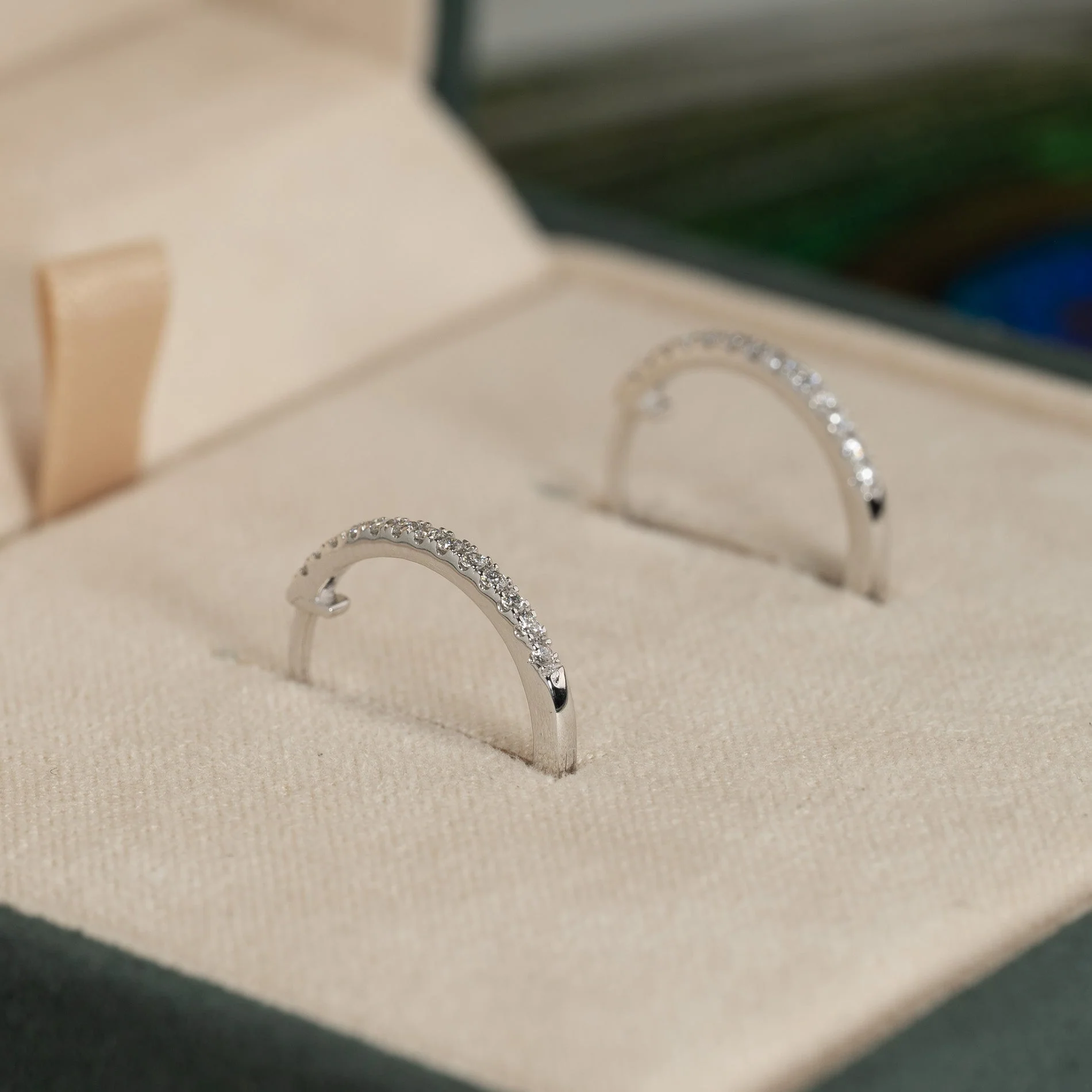 CLASSIC LAB-DIAMOND CREOL EARRING - 0.2ct - WG - Image 3