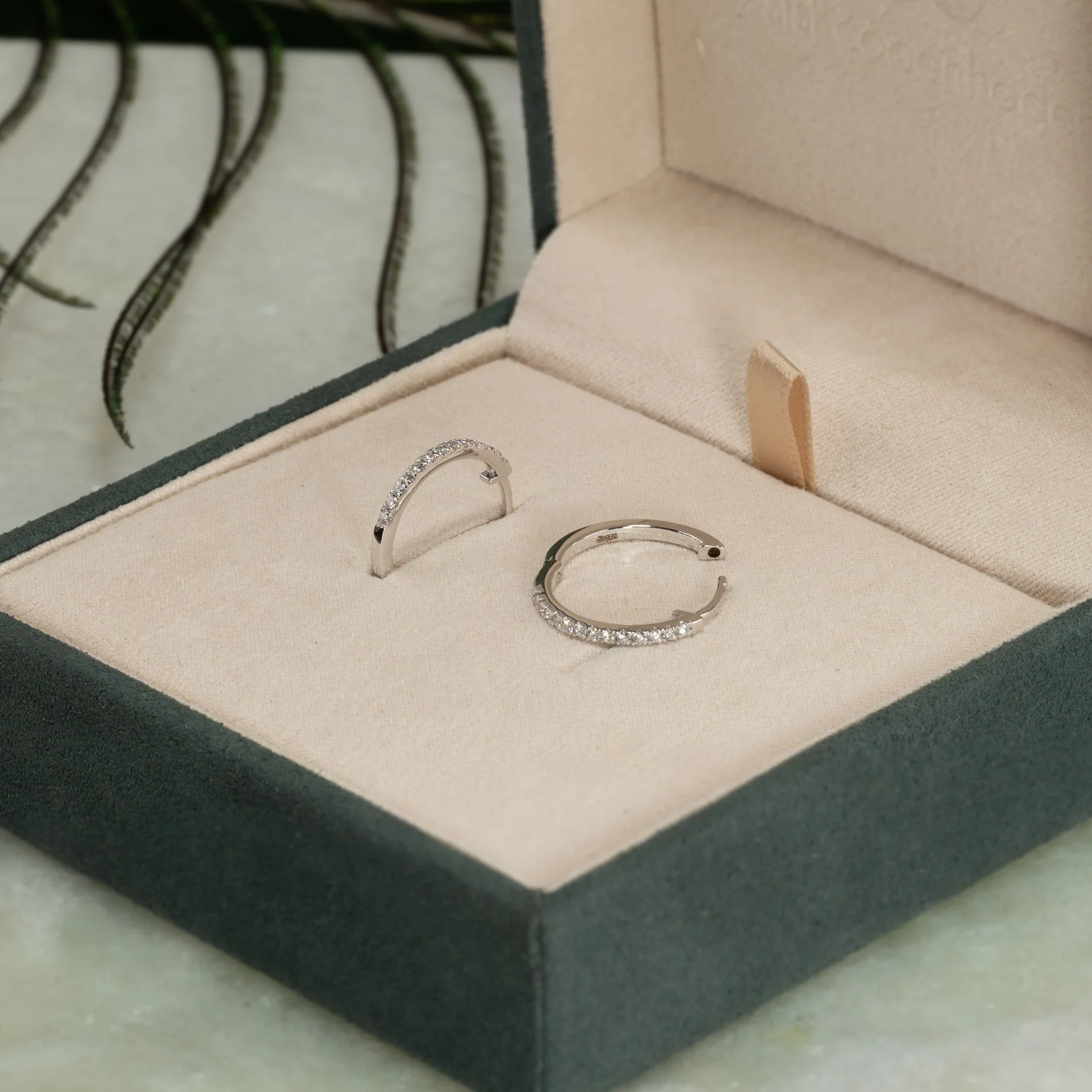 CLASSIC LAB-DIAMOND CREOL EARRING - 0.2ct - WG - Image 6