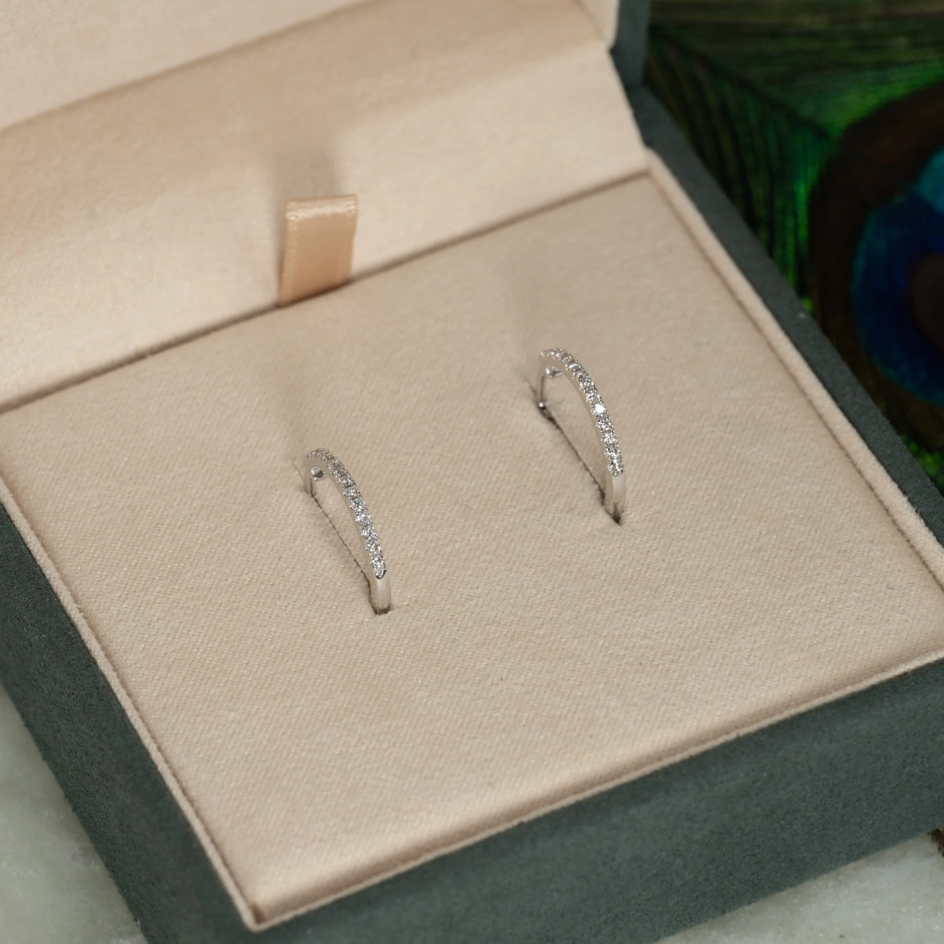 CLASSIC LAB-DIAMOND CREOL EARRING - 0.2ct - WG - Image 8