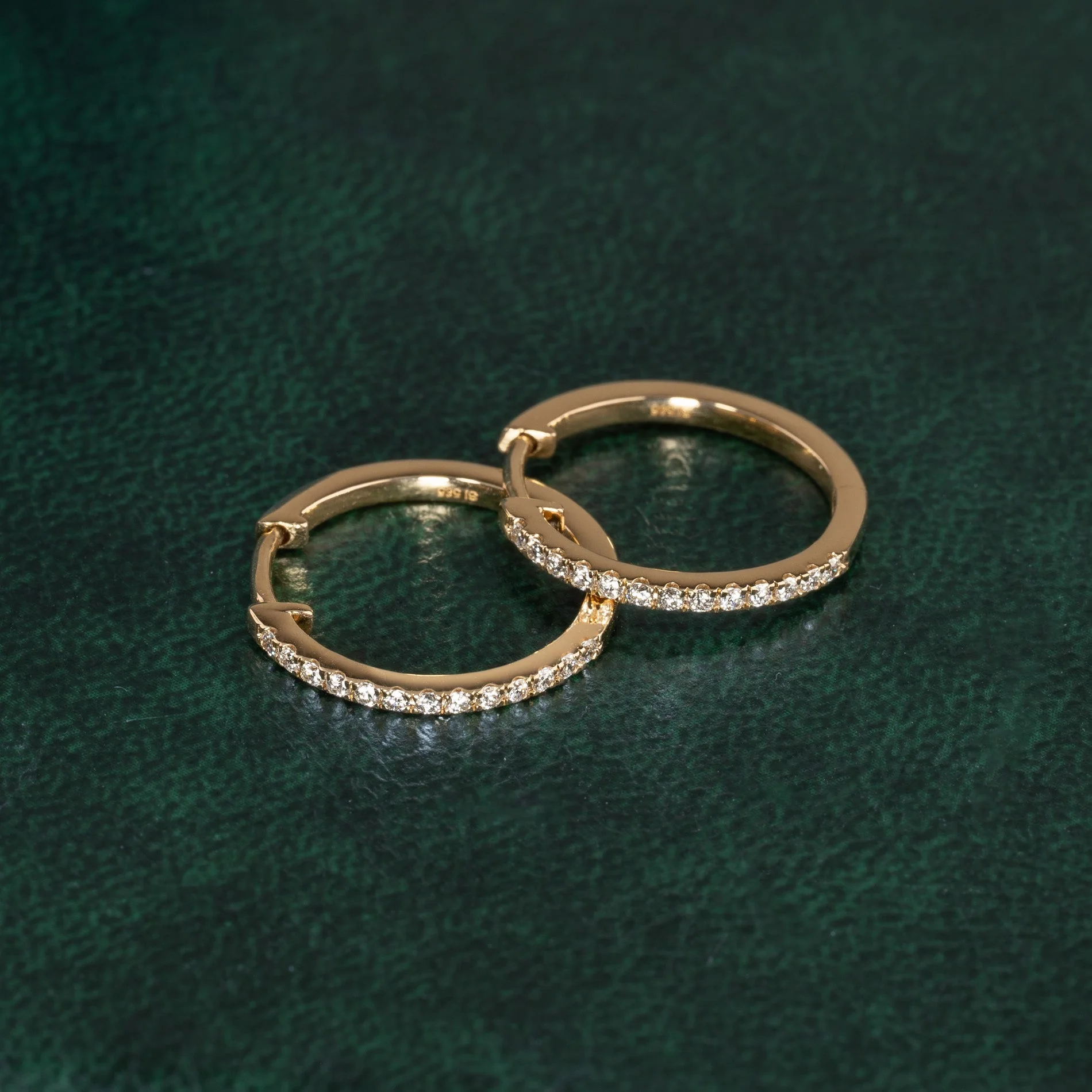 CLASSIC LAB-DIAMOND CREOL EARRING - 0.2ct - YG - Image 3