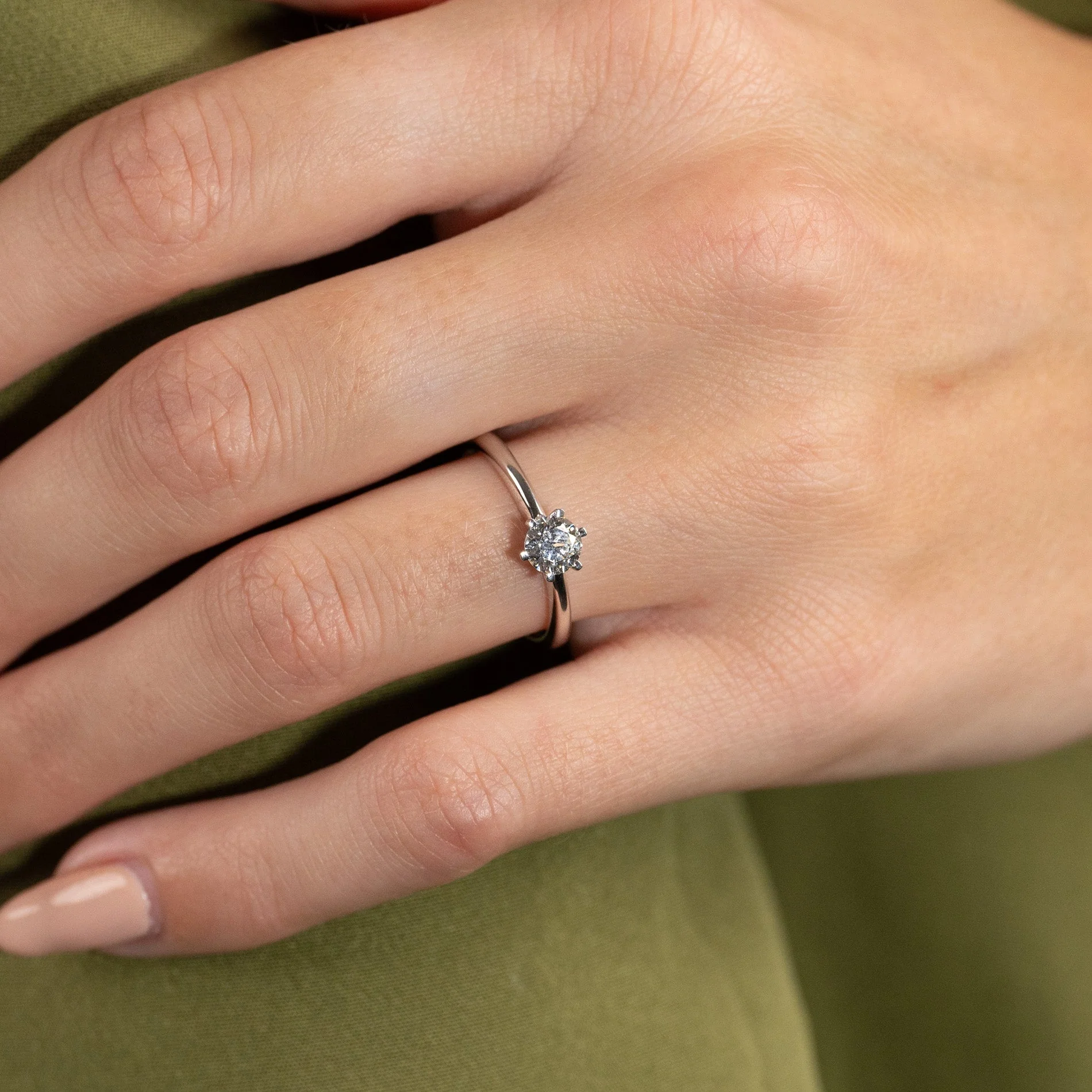 CLASSIC SOLITAIRE 6-PRONG LAB-DIAMOND RING - 0.5ct - WG - Image 5