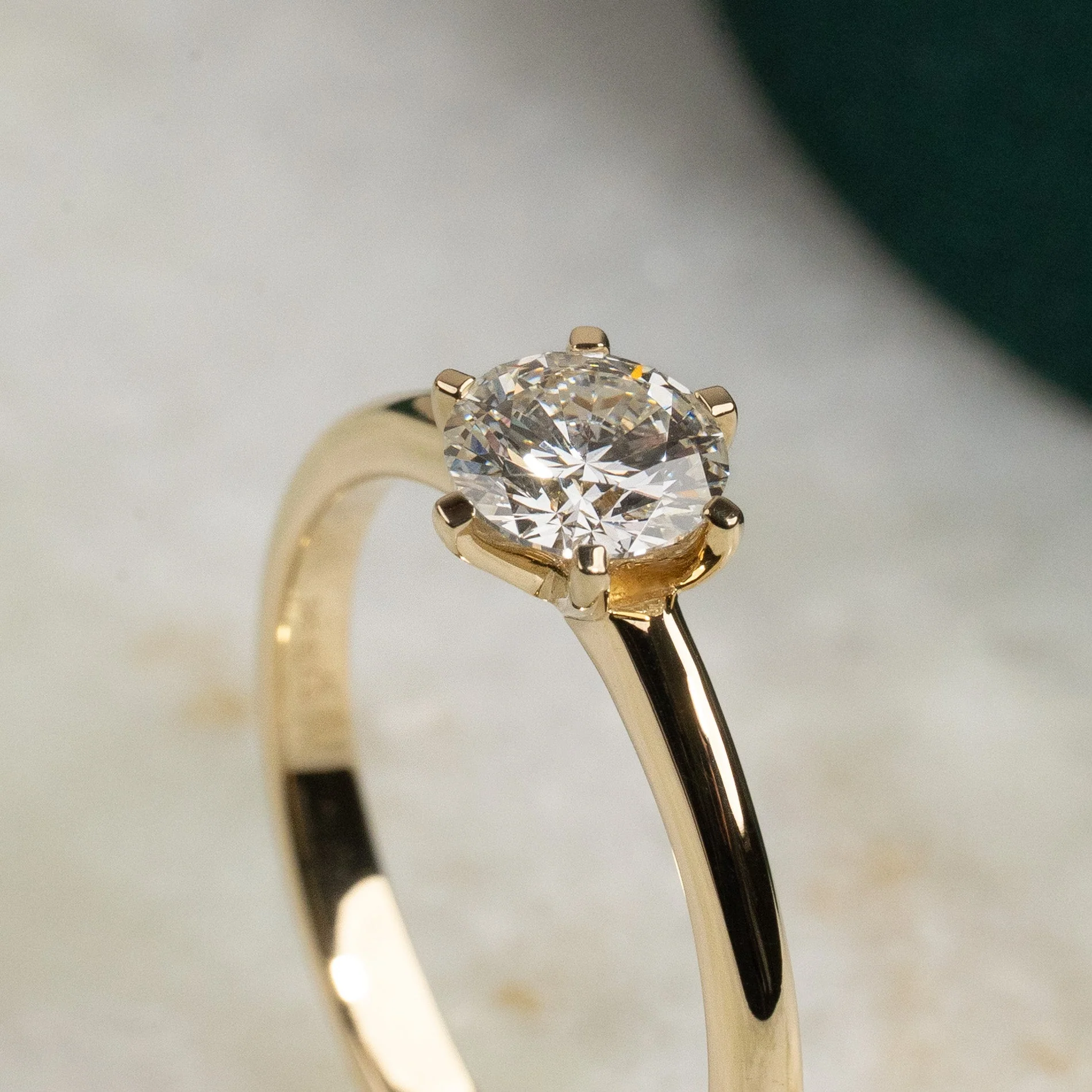 CLASSIC SOLITAIRE 6-PRONG LAB-DIAMOND RING - 0.75ct - YG - Image 5