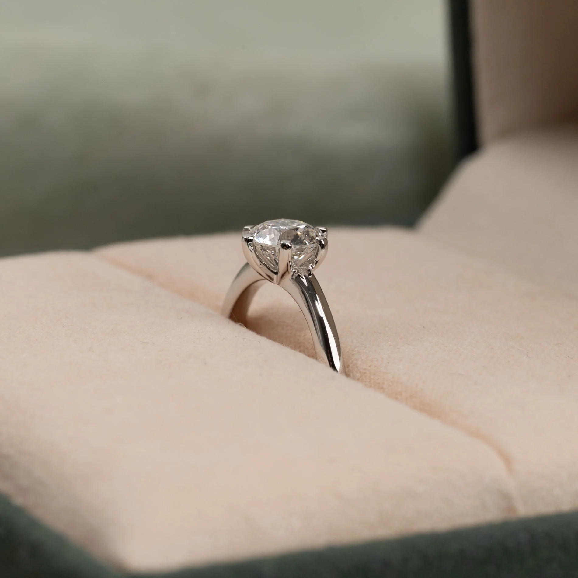 CLASSIC SOLITAIRE 6-PRONG LAB-DIAMOND RING - 1.0ct - WG - Image 6