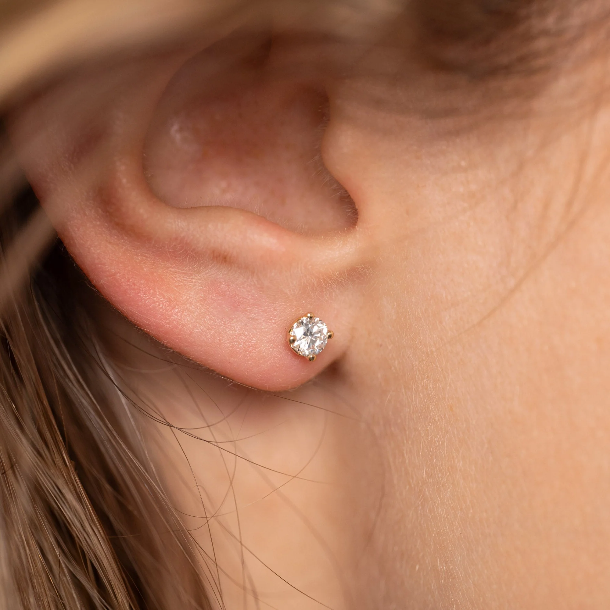CLASSIC SOLITAIRE LAB-DIAMOND STUD EARRING - 0.5ct - YG - Image 4