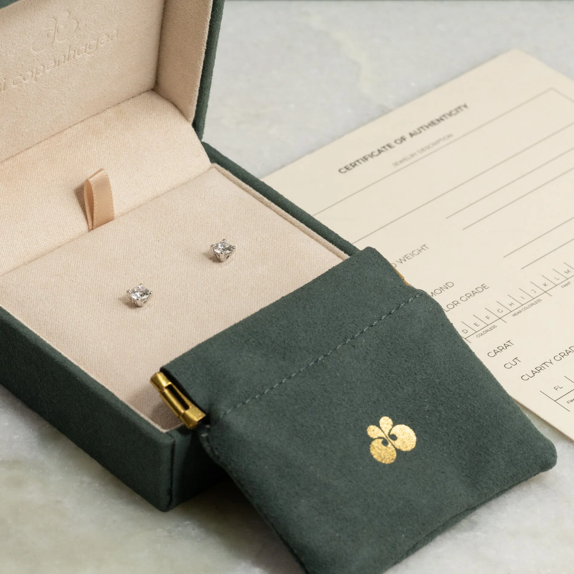 CLASSIC SOLITAIRE LAB-DIAMOND STUD EARRING - 0.8ct - WG - Image 5