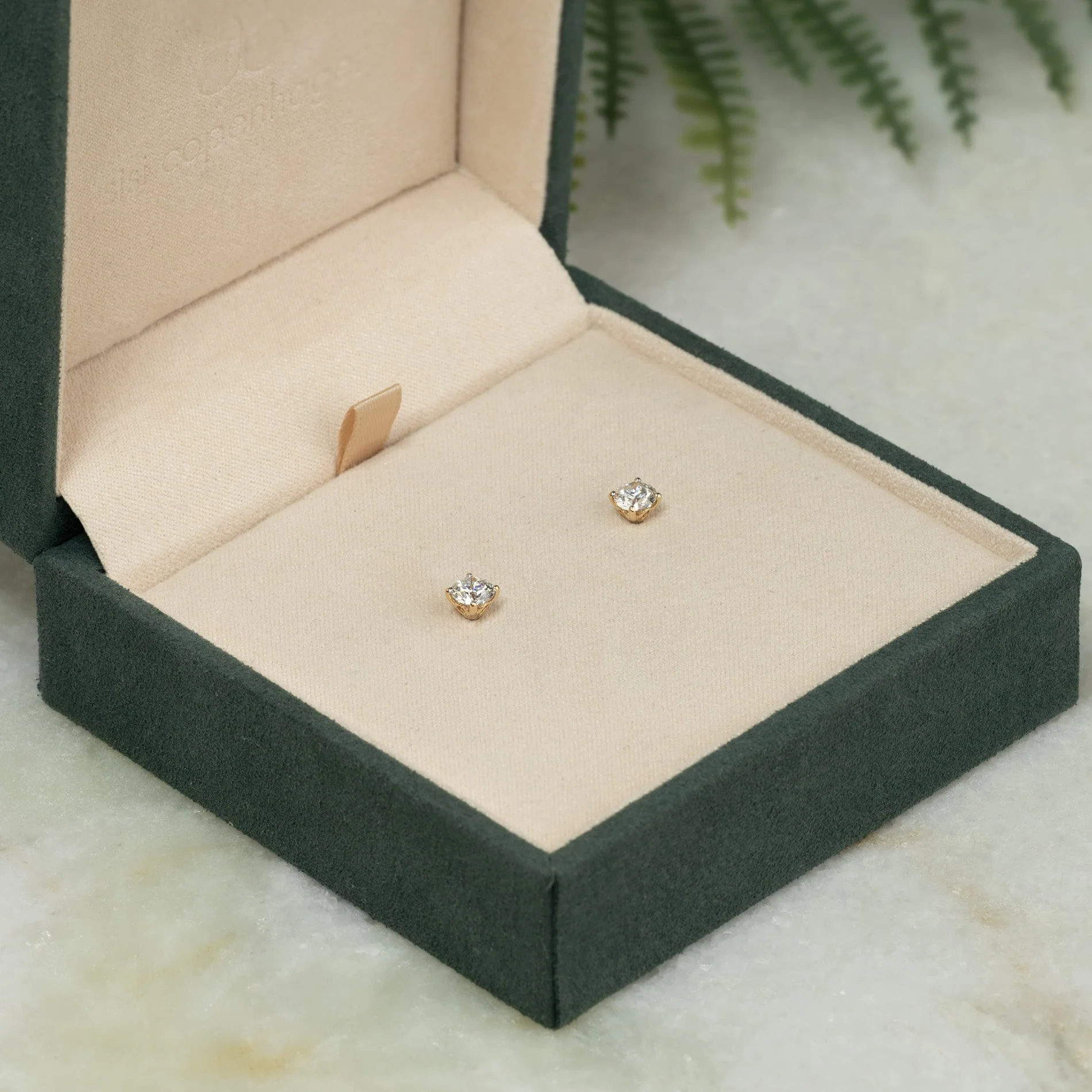 CLASSIC SOLITAIRE LAB-DIAMOND STUD EARRING - 0.8ct - YG - Image 10