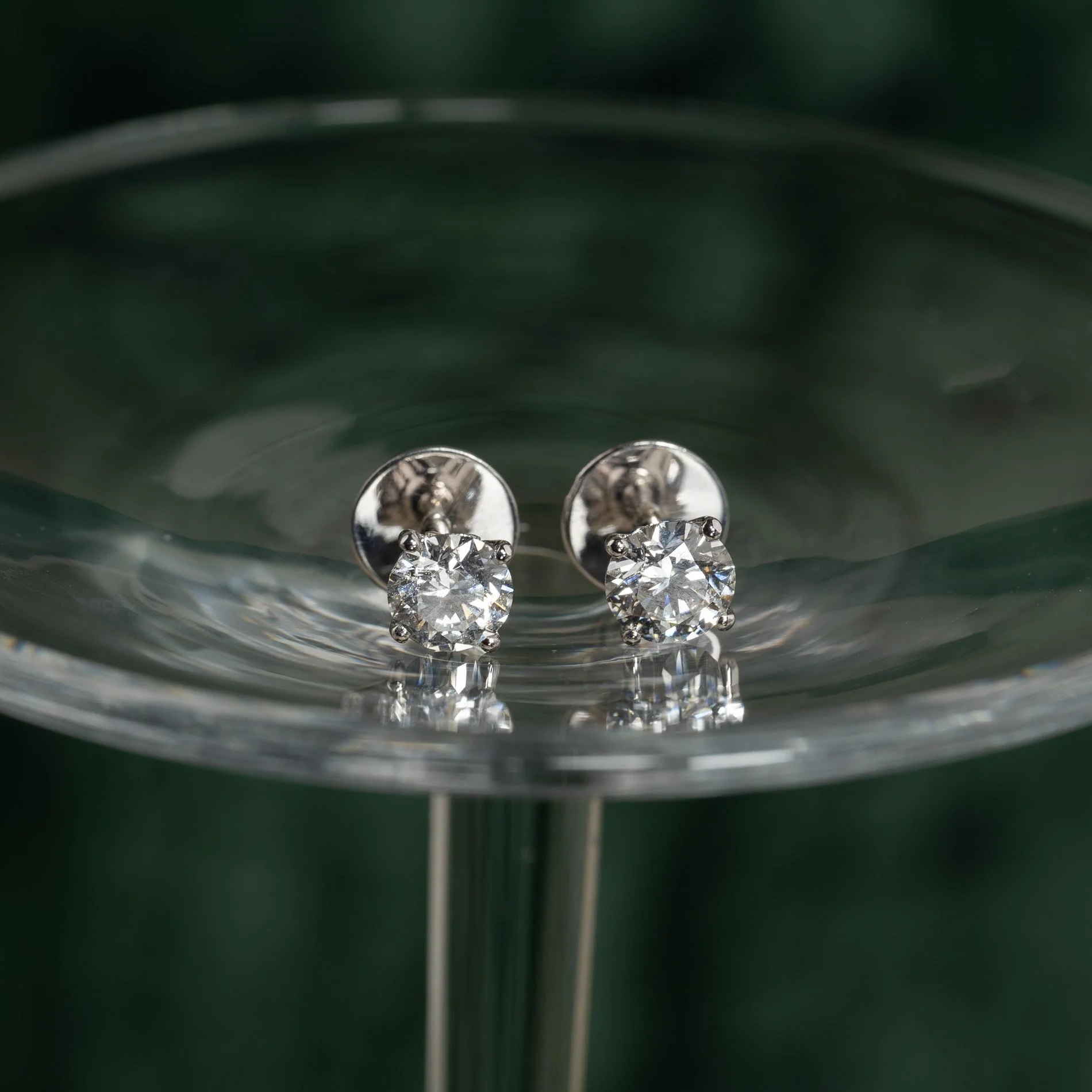 CLASSIC SOLITAIRE LAB-DIAMOND STUD EARRING - 1.5ct - WG - Image 3