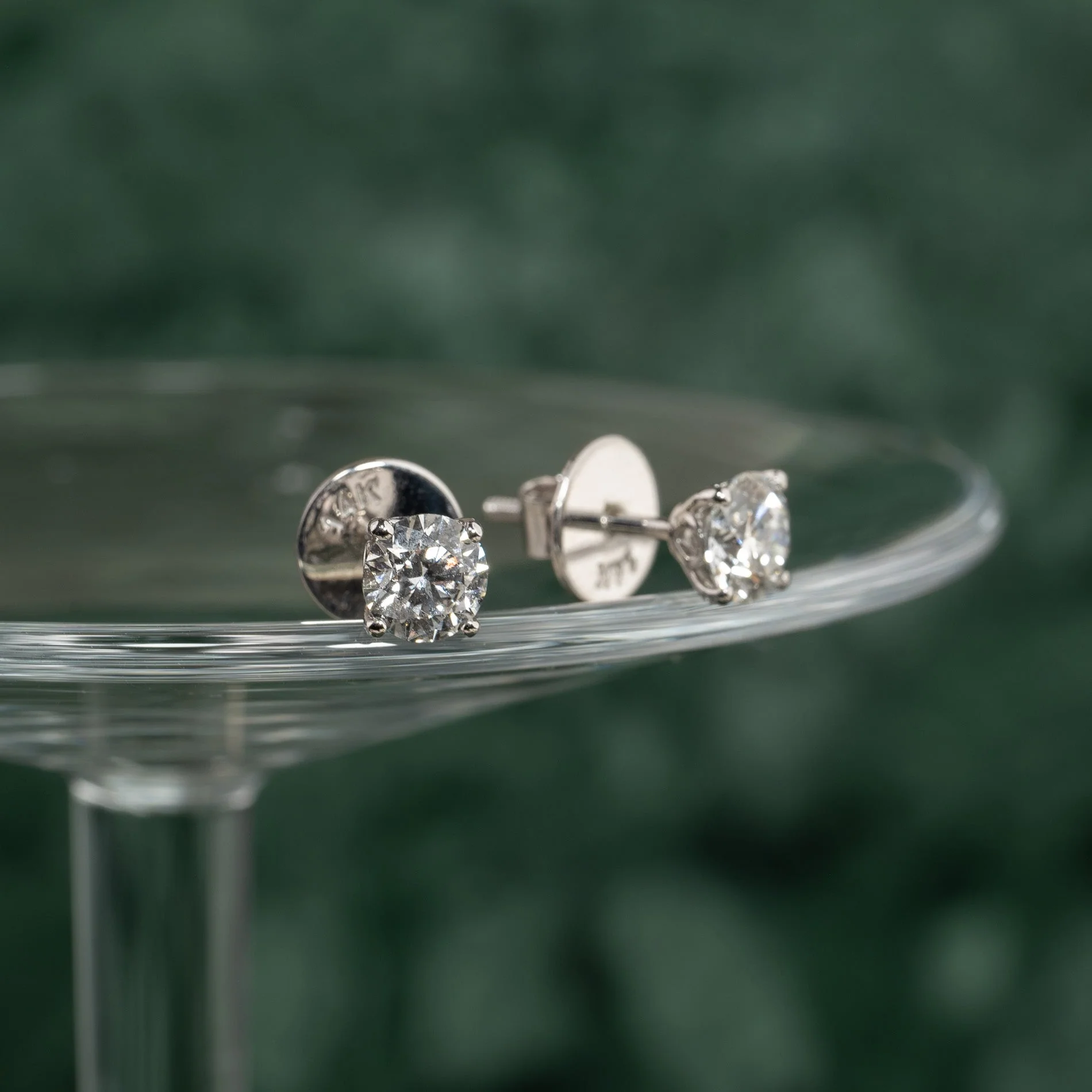 CLASSIC SOLITAIRE LAB-DIAMOND STUD EARRING - 1.5ct - WG - Image 9