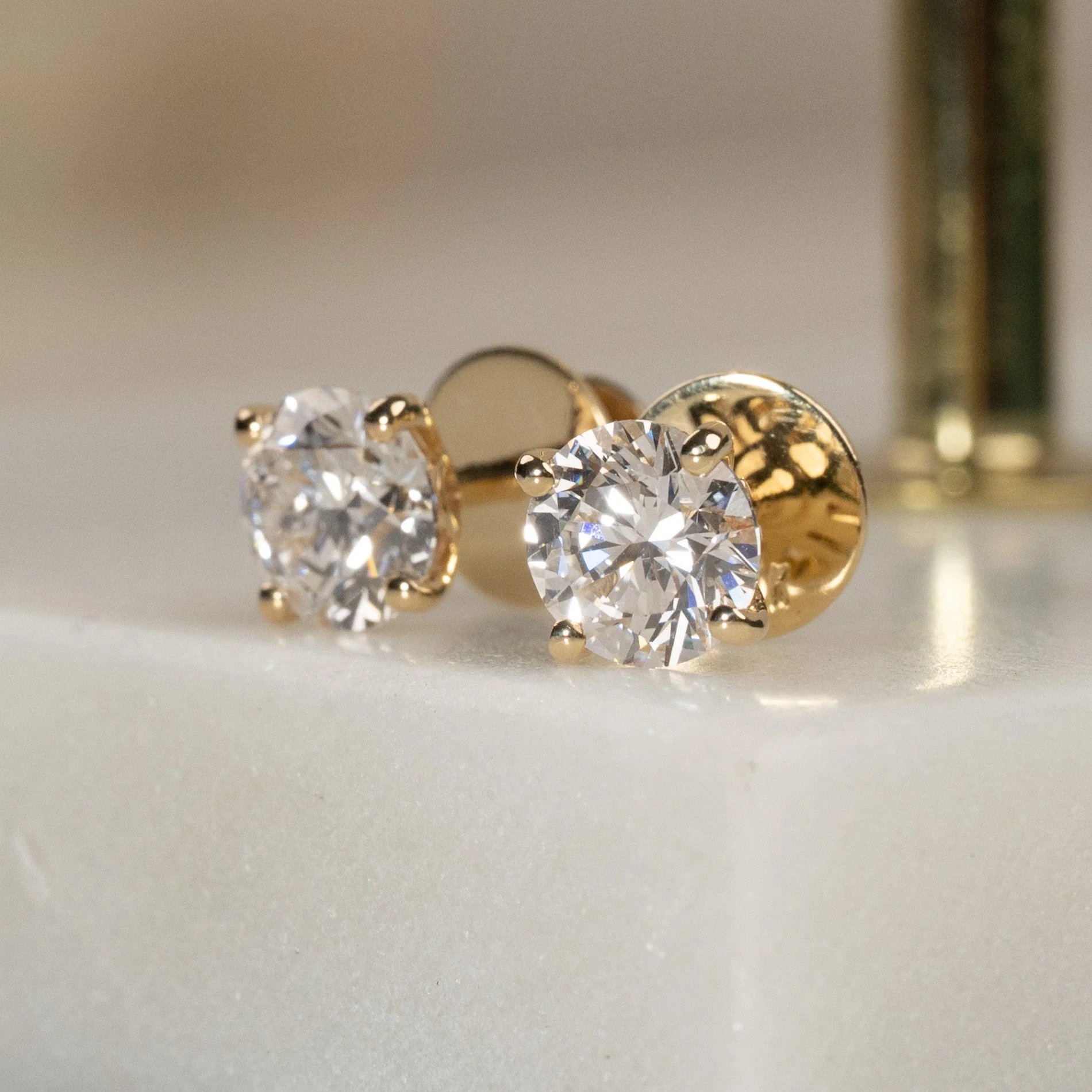 CLASSIC SOLITAIRE LAB-DIAMOND STUD EARRING - 2.0ct - YG - Image 3
