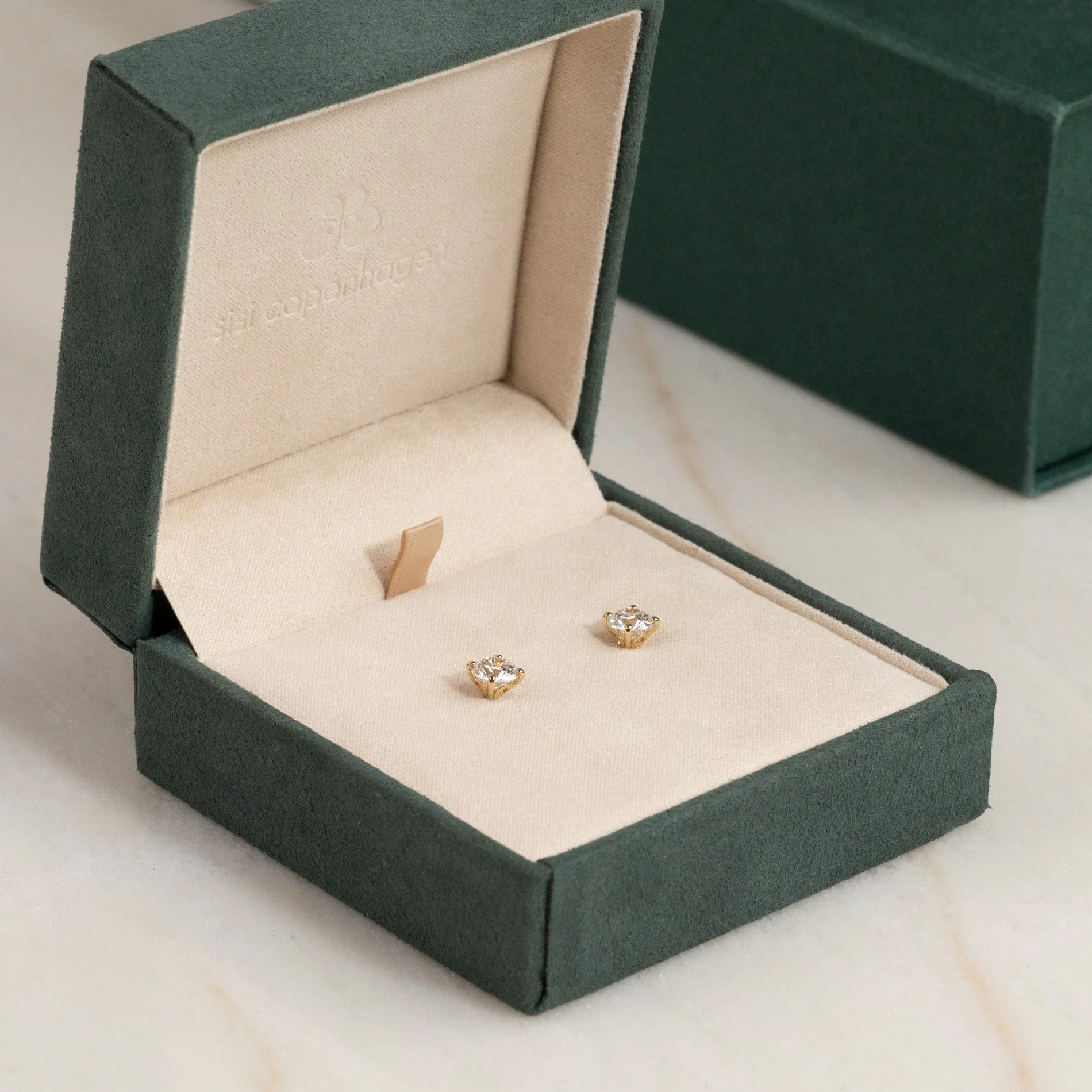 CLASSIC SOLITAIRE LAB-DIAMOND STUD EARRING - 2.0ct - YG - Image 9