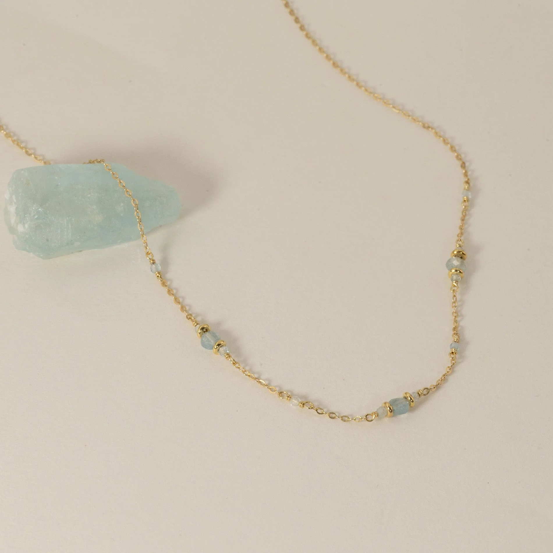 CORDELIA BLUE AQUAMARINE GOLDEN NECKLACE - Image 4