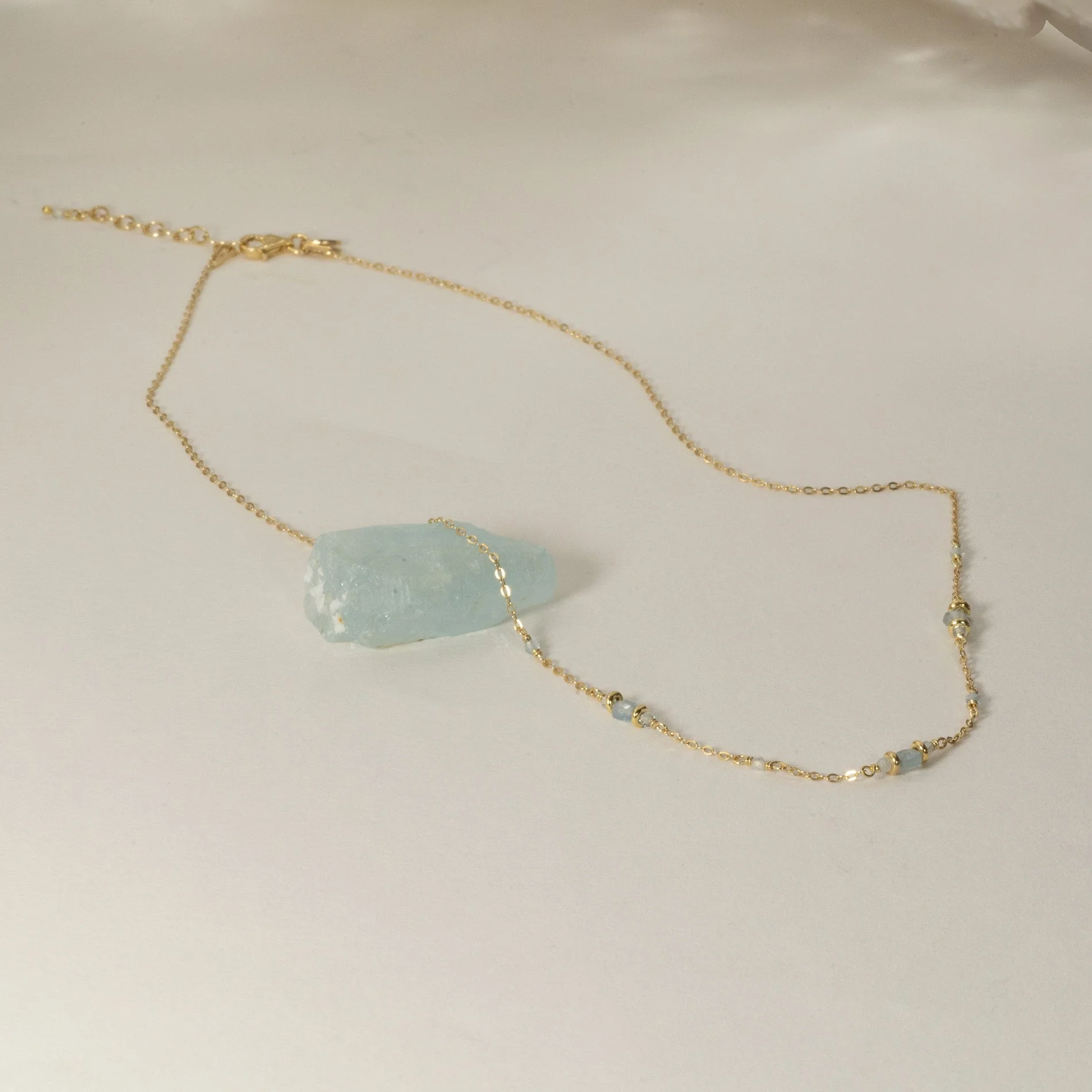 CORDELIA BLUE AQUAMARINE GOLDEN NECKLACE - Image 7