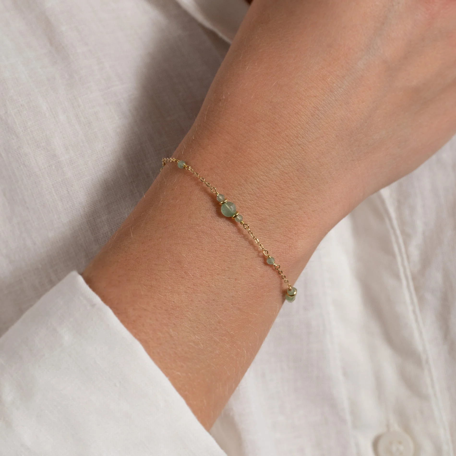 CORDELIA GREEN AVENTURINE GOLDEN BRACELET - Image 4