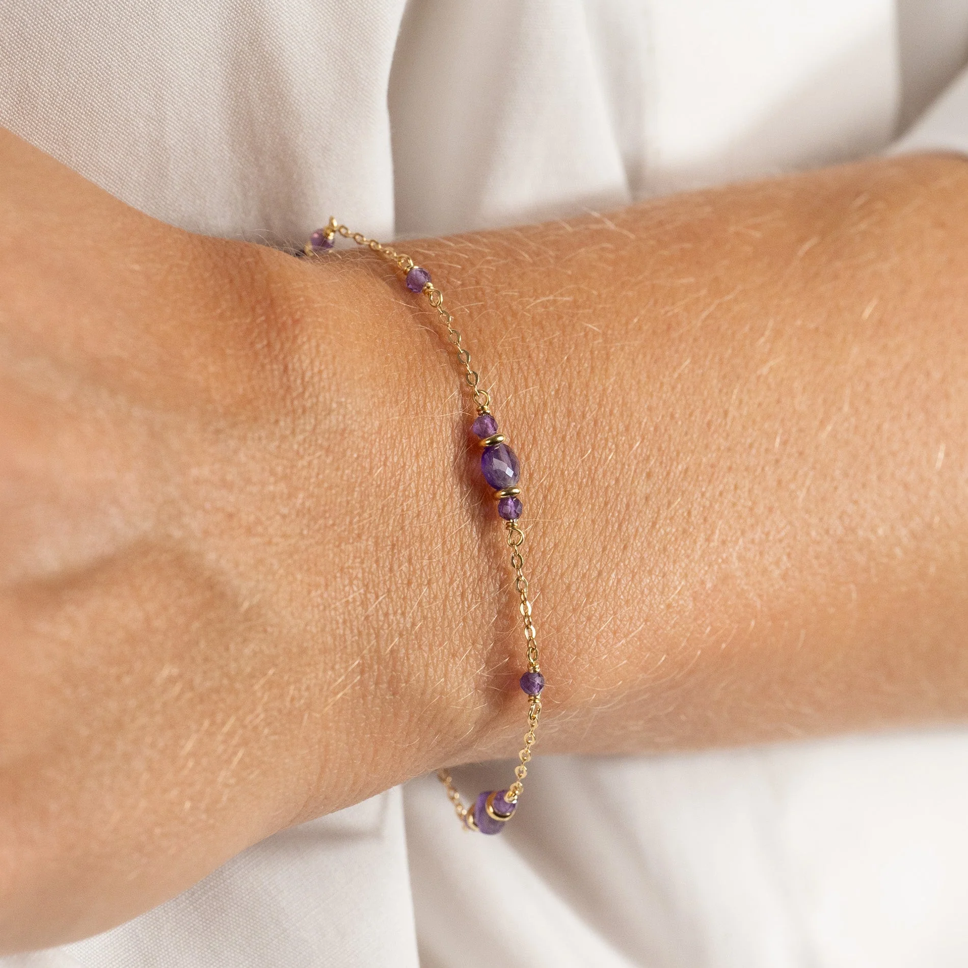CORDELIA PURPLE AMETHYST GOLDEN BRACELET - Image 2
