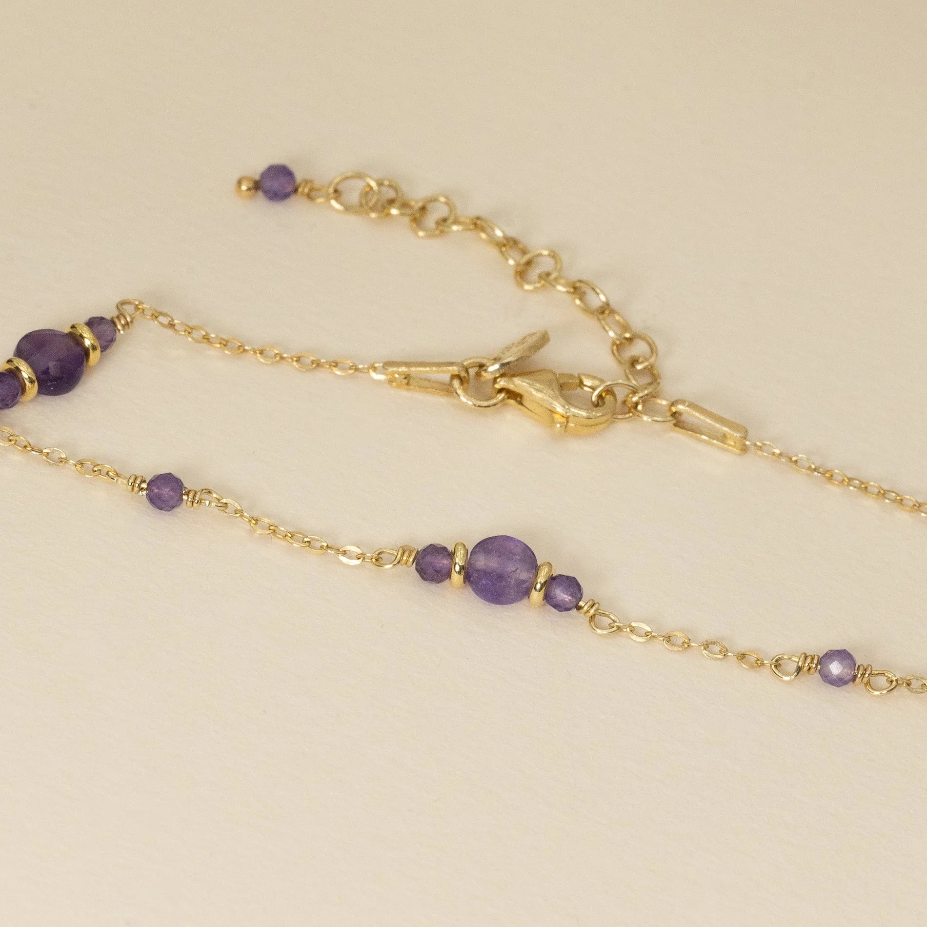 CORDELIA PURPLE AMETHYST GOLDEN BRACELET - Image 3