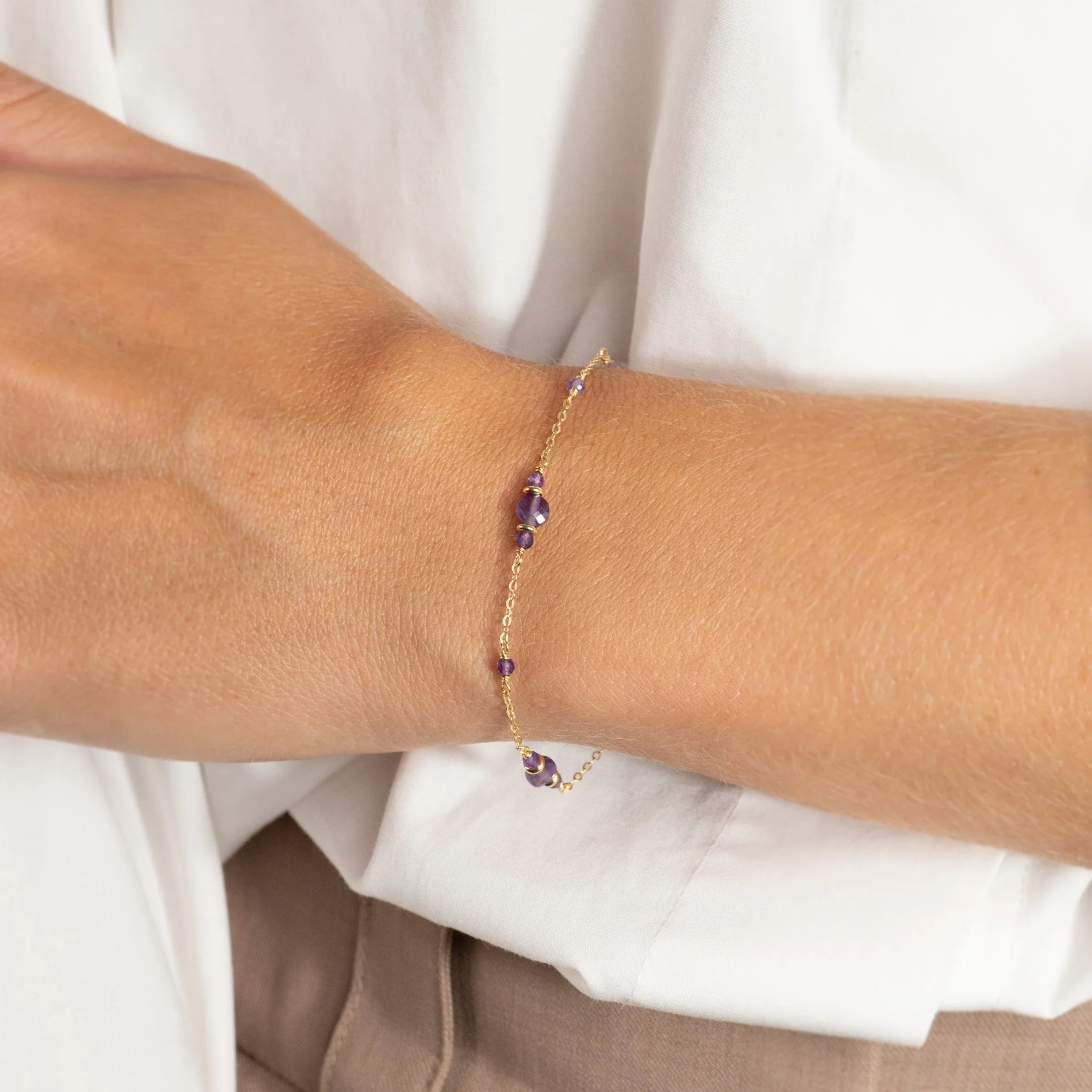 CORDELIA PURPLE AMETHYST GOLDEN BRACELET - Image 5