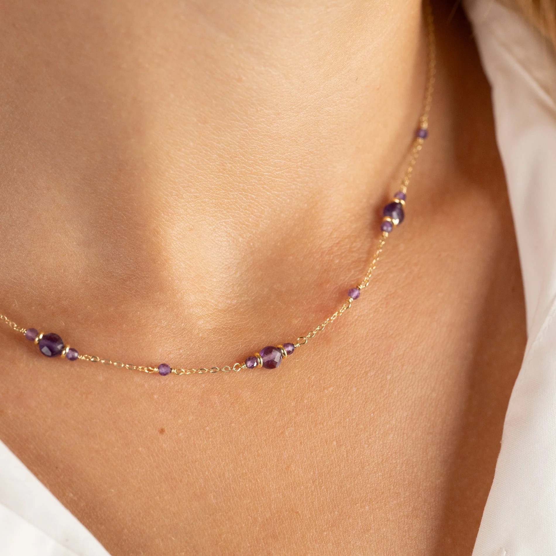 CORDELIA PURPLE AMETHYST GOLDEN NECKLACE - Image 3