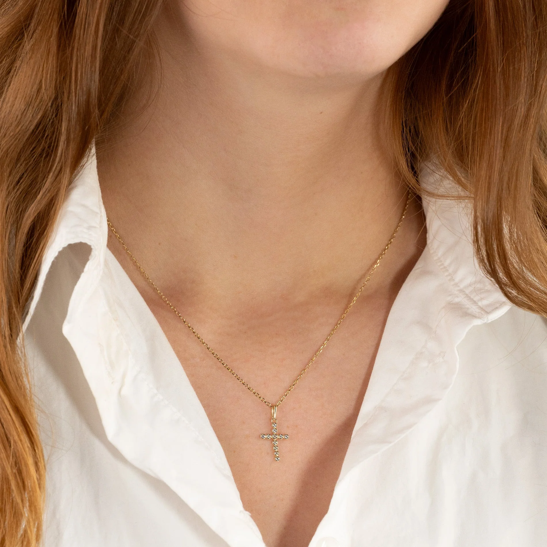 CRYSTAL CROSS SOLID GOLD PENDANT - Image 4