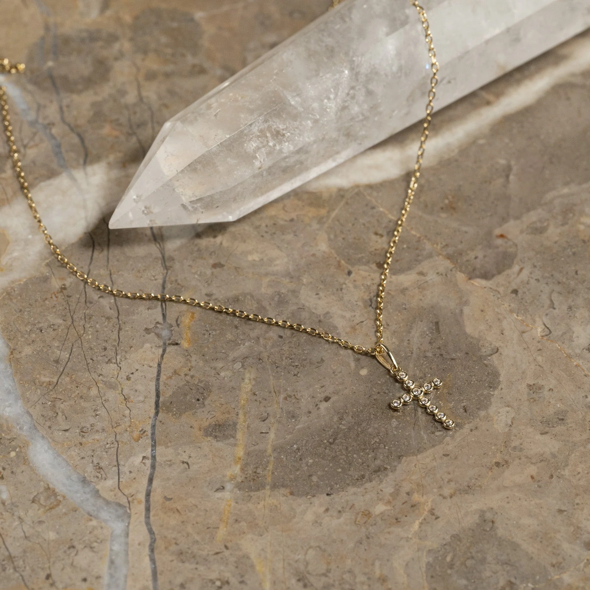 CRYSTAL CROSS SOLID GOLD PENDANT - Image 5