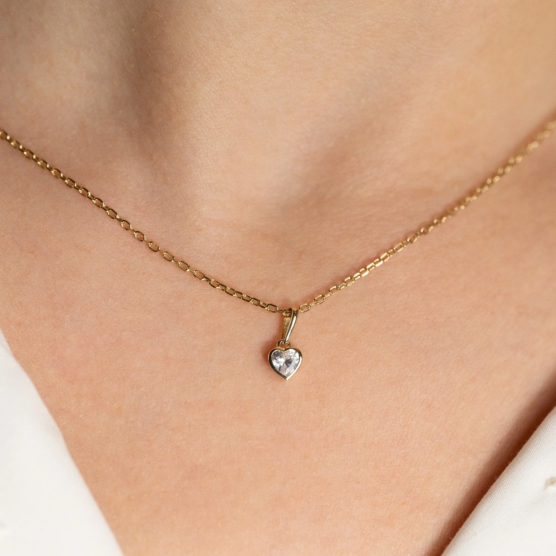 CRYSTAL HEART SOLID GOLD PENDANT - Image 5