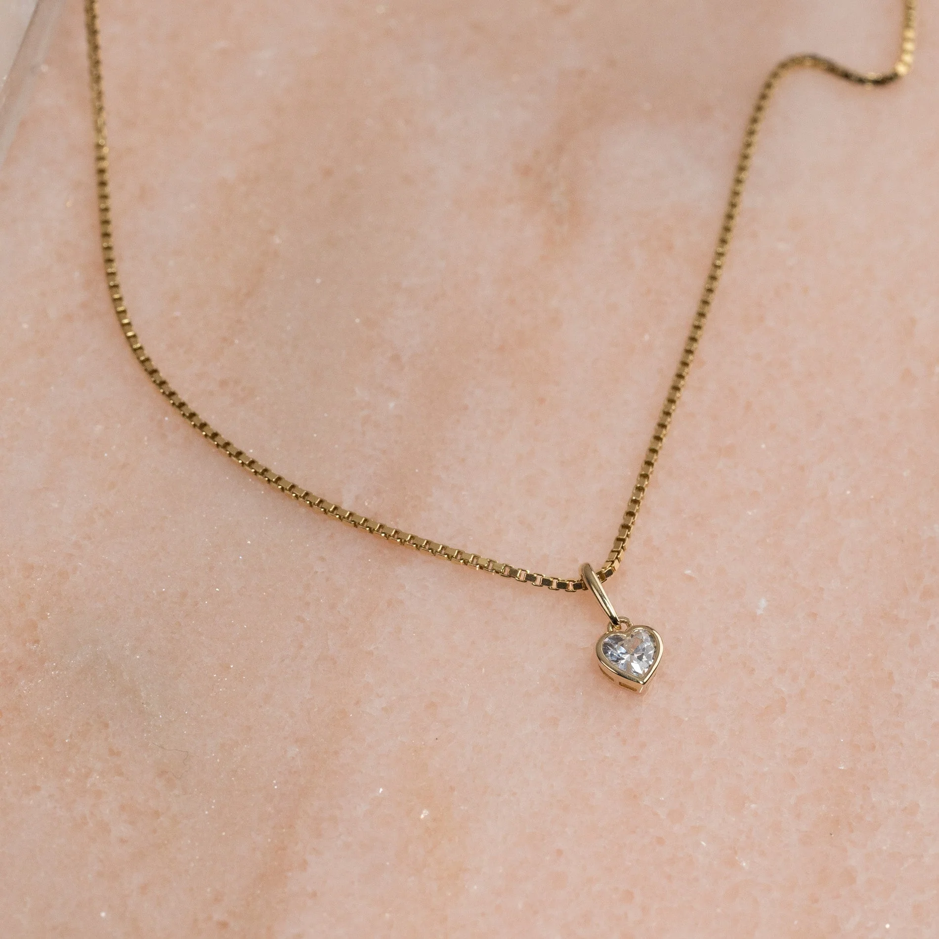 CRYSTAL HEART SOLID GOLD PENDANT - Image 8