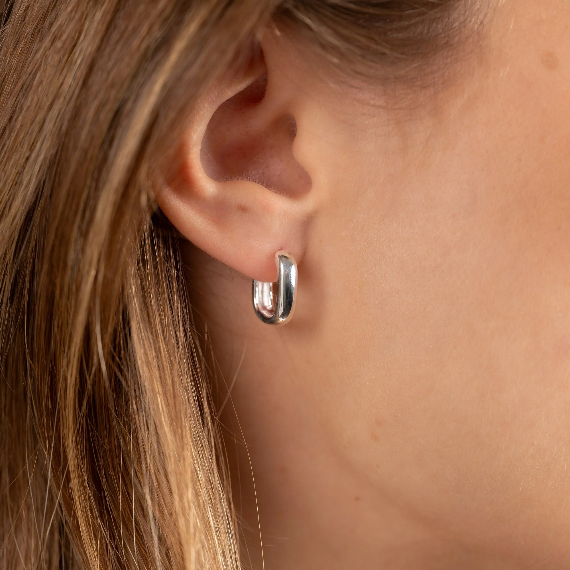 DANIELLE SMALL SILVER CREOL EARRING - Image 2