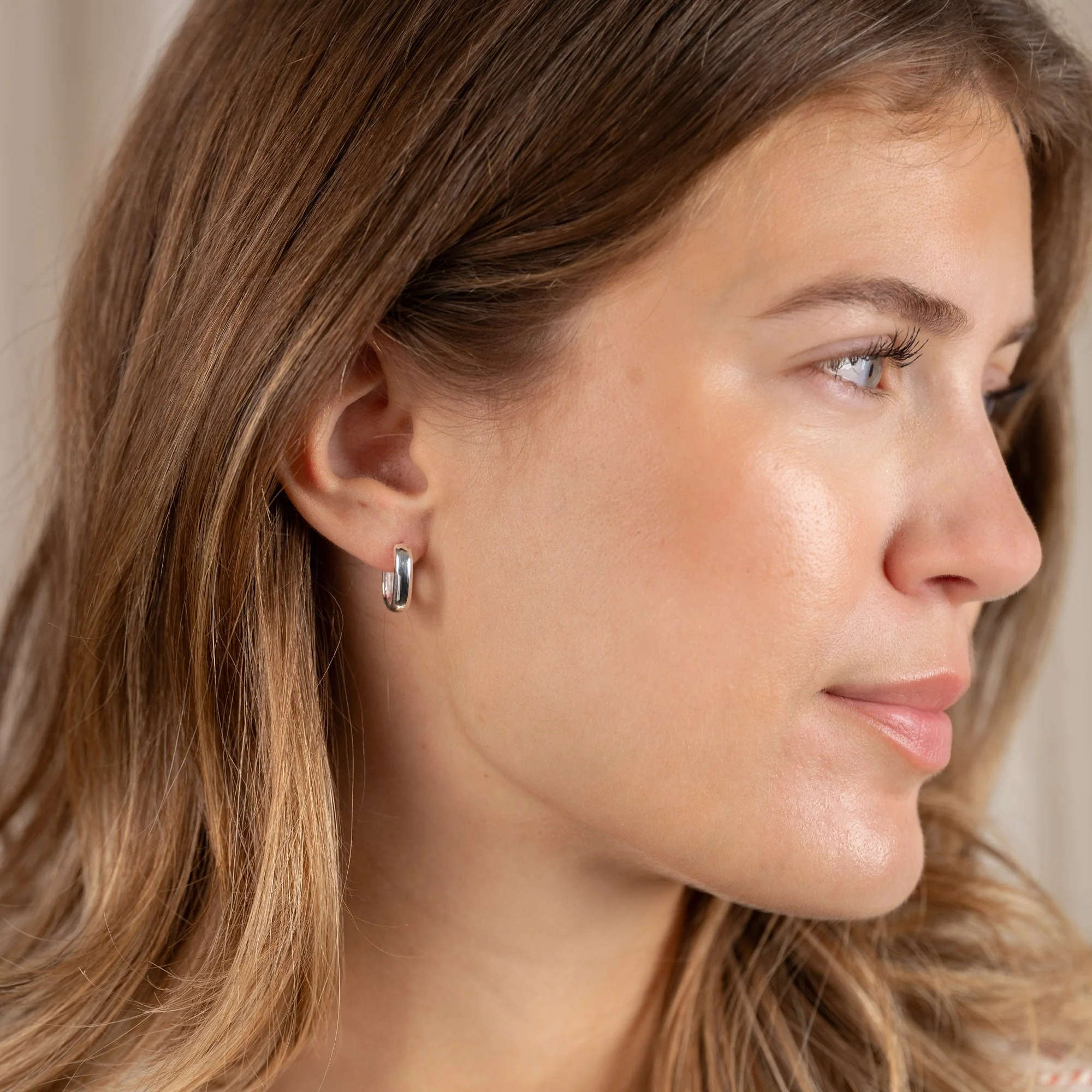 DANIELLE SMALL SILVER CREOL EARRING - Image 5