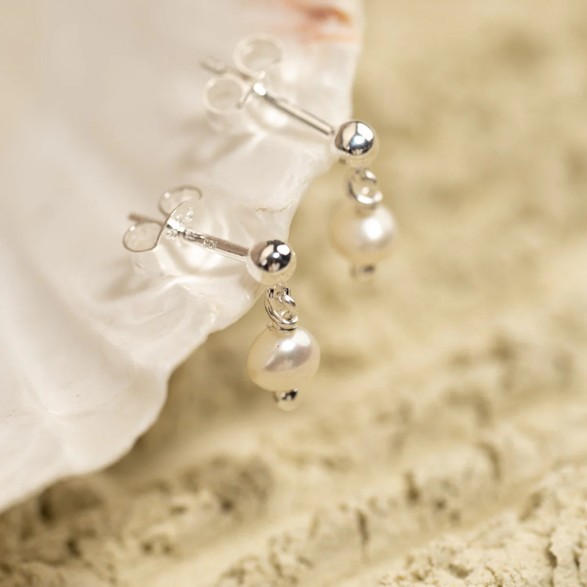 DARIA PEARL SILVER EARRING - Image 5