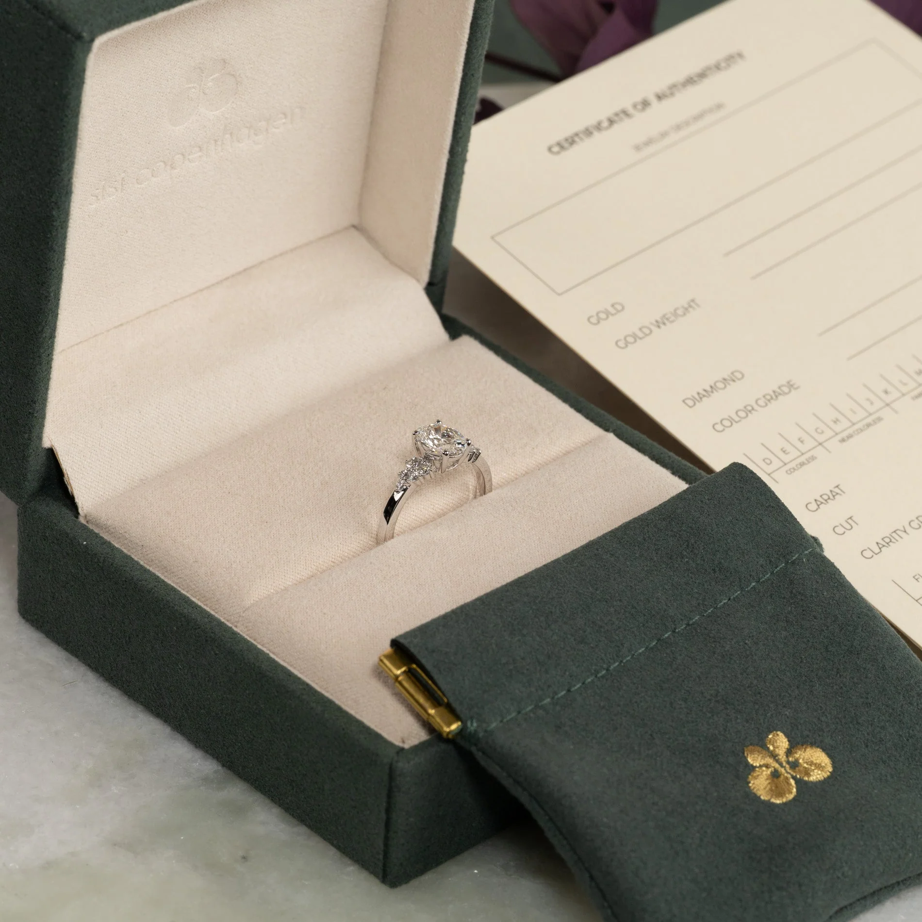 DELICATE CLUSTER OVAL-CUT LAB-DIAMOND RING - 1.25ct - WG - Image 6