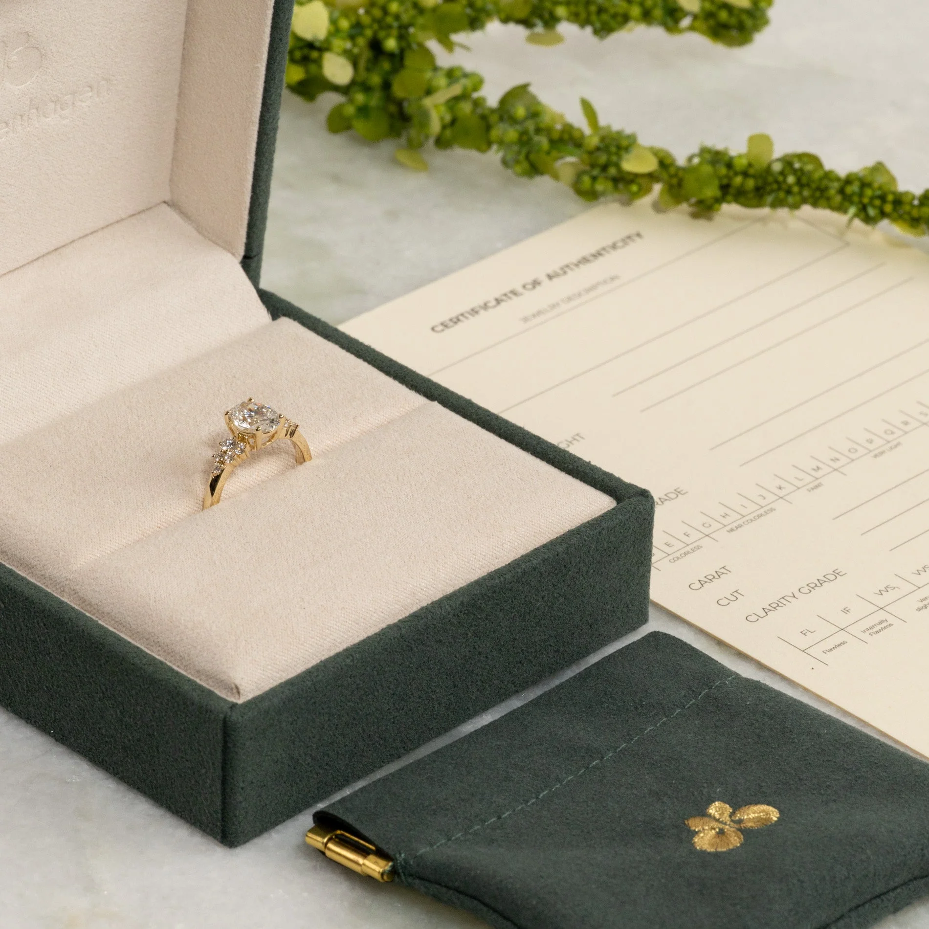 DELICATE CLUSTER OVAL-CUT LAB-DIAMOND RING - 1.25ct - YG - Image 5