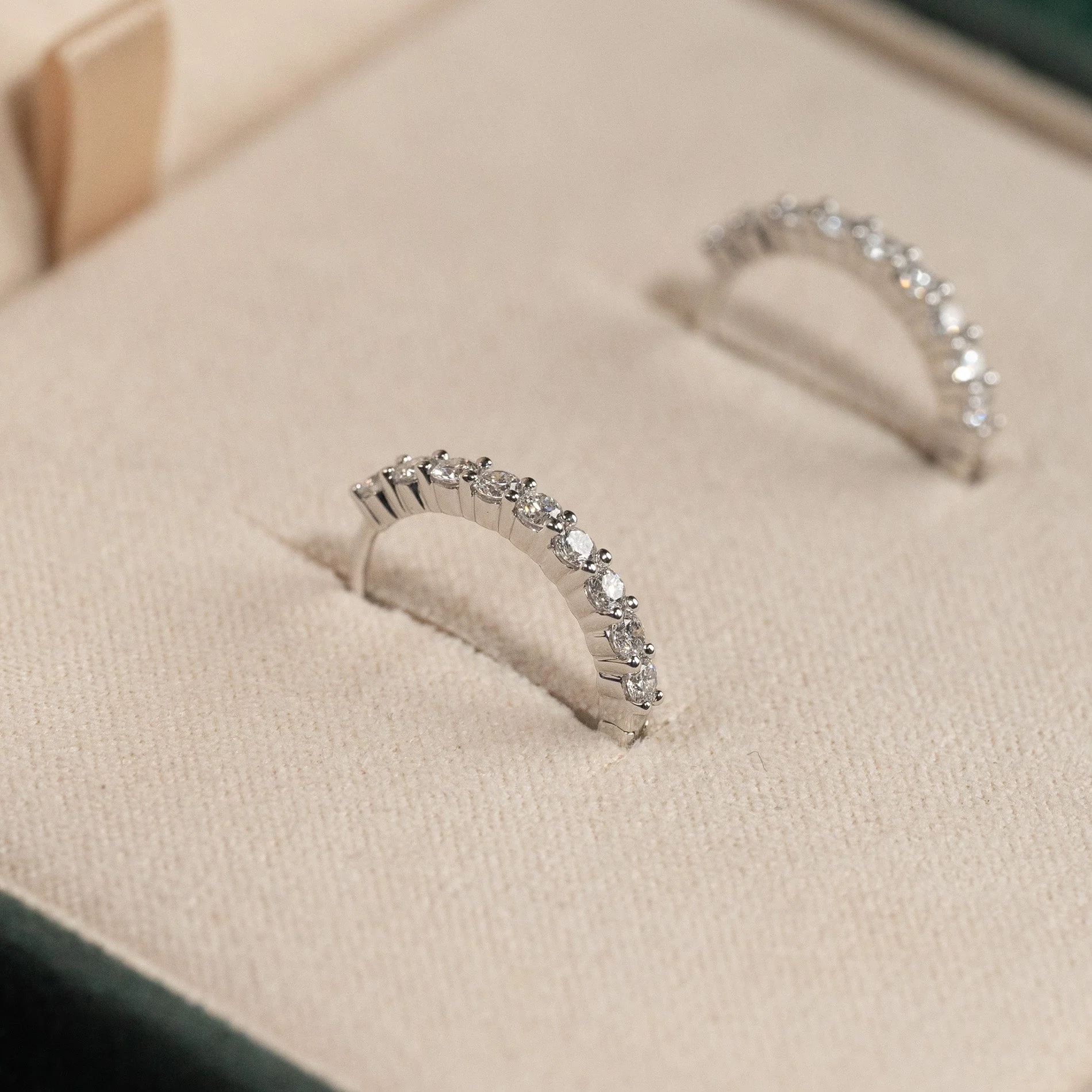 PRONG LAB-DIAMOND CREOL EARRING - 0.5ct - WG - Image 3