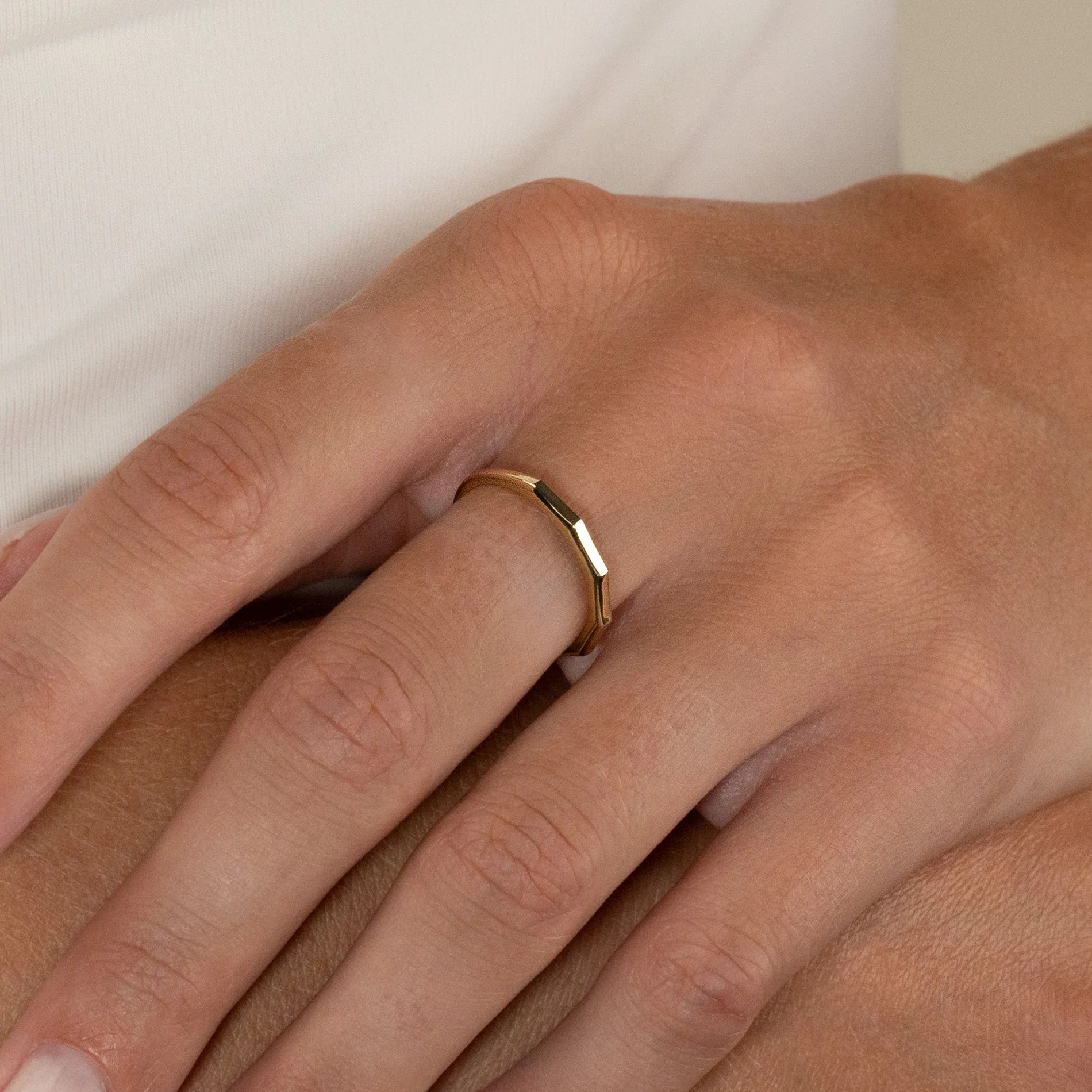 DIANA SOLID GOLD RING - Image 4