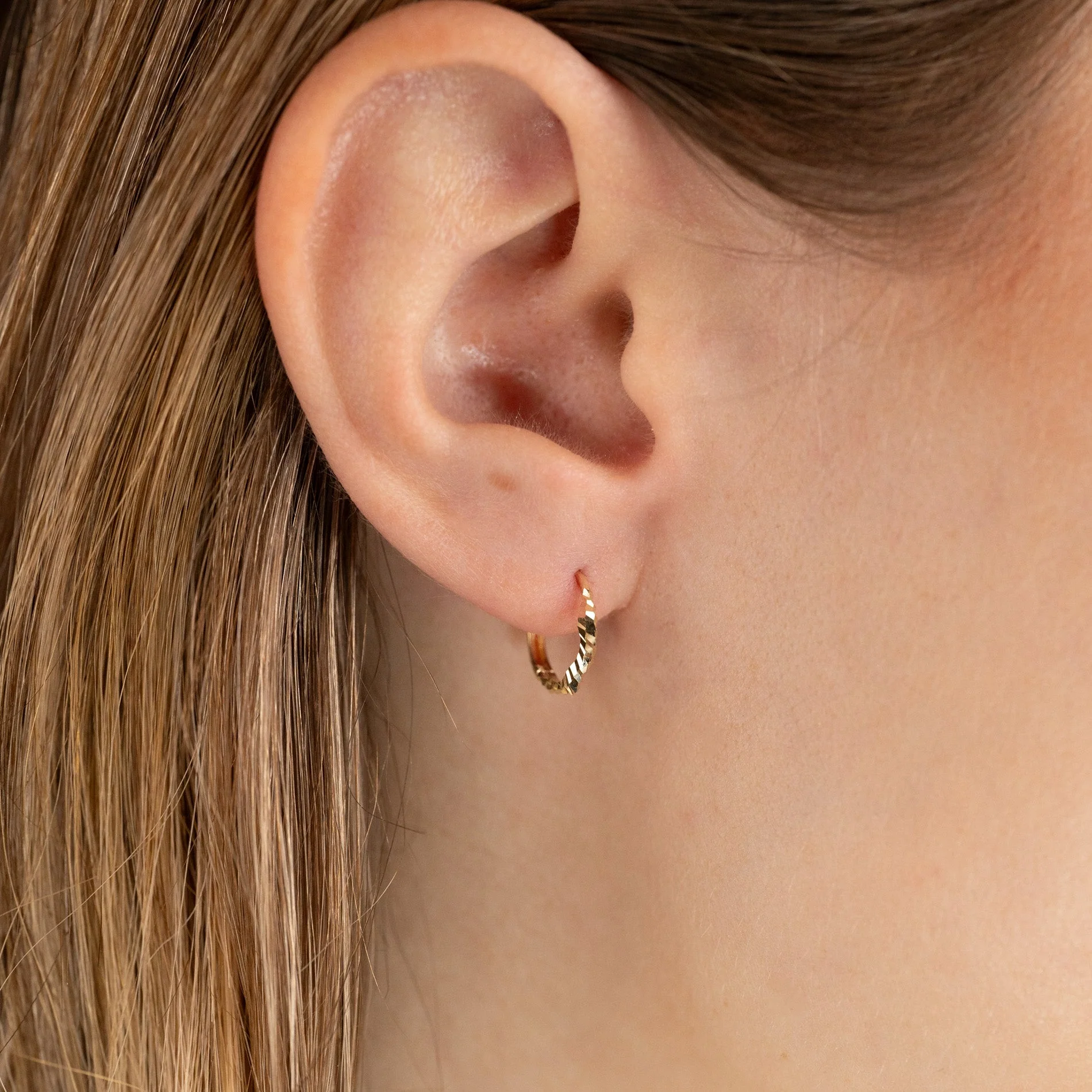 DINA SOLID GOLD EARRING - Image 2