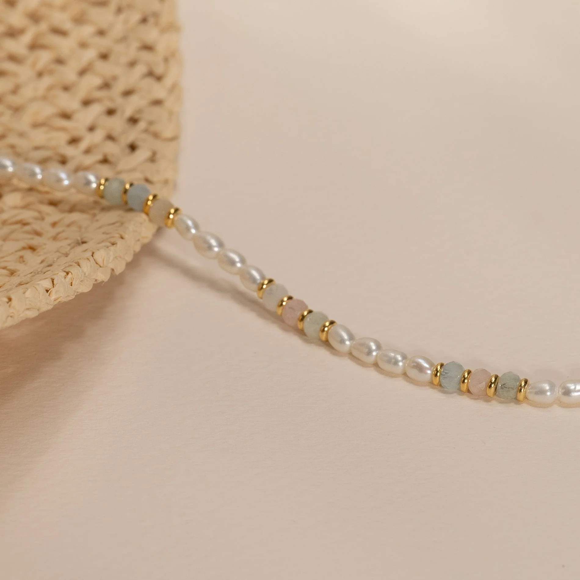 DORA MORGANITE PEARL GOLDEN NECKLACE - Image 3