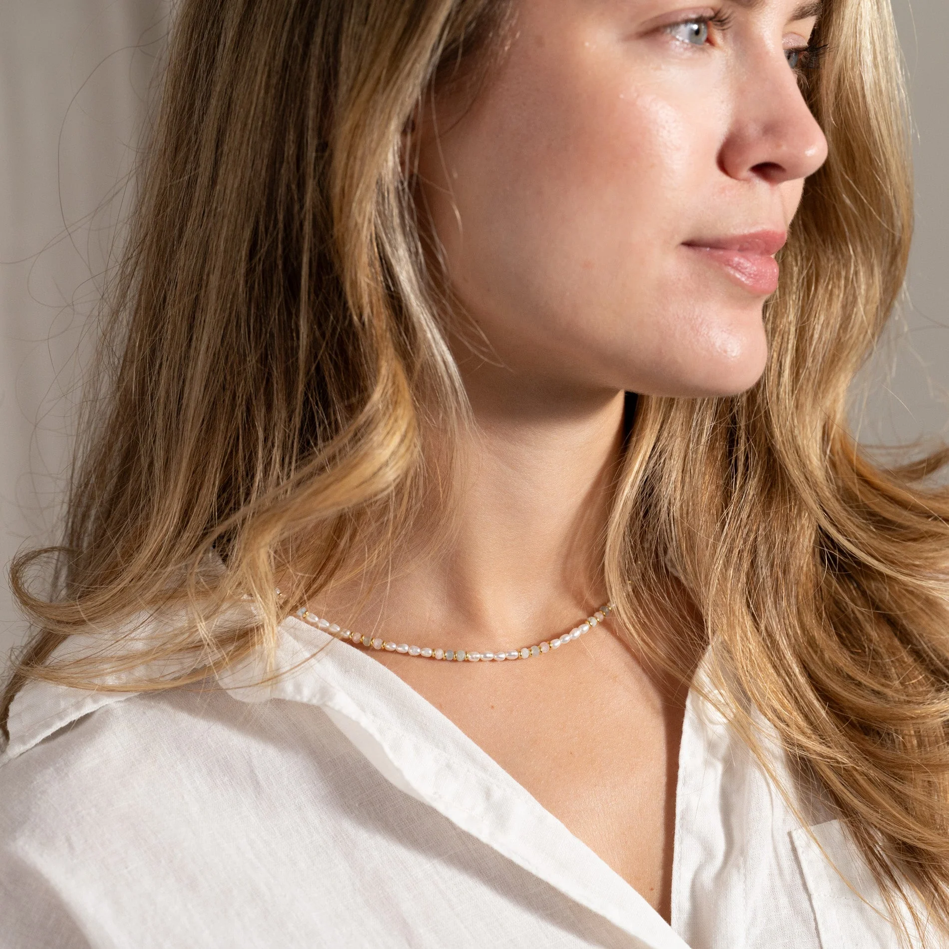 DORA MORGANITE PEARL GOLDEN NECKLACE - Image 4