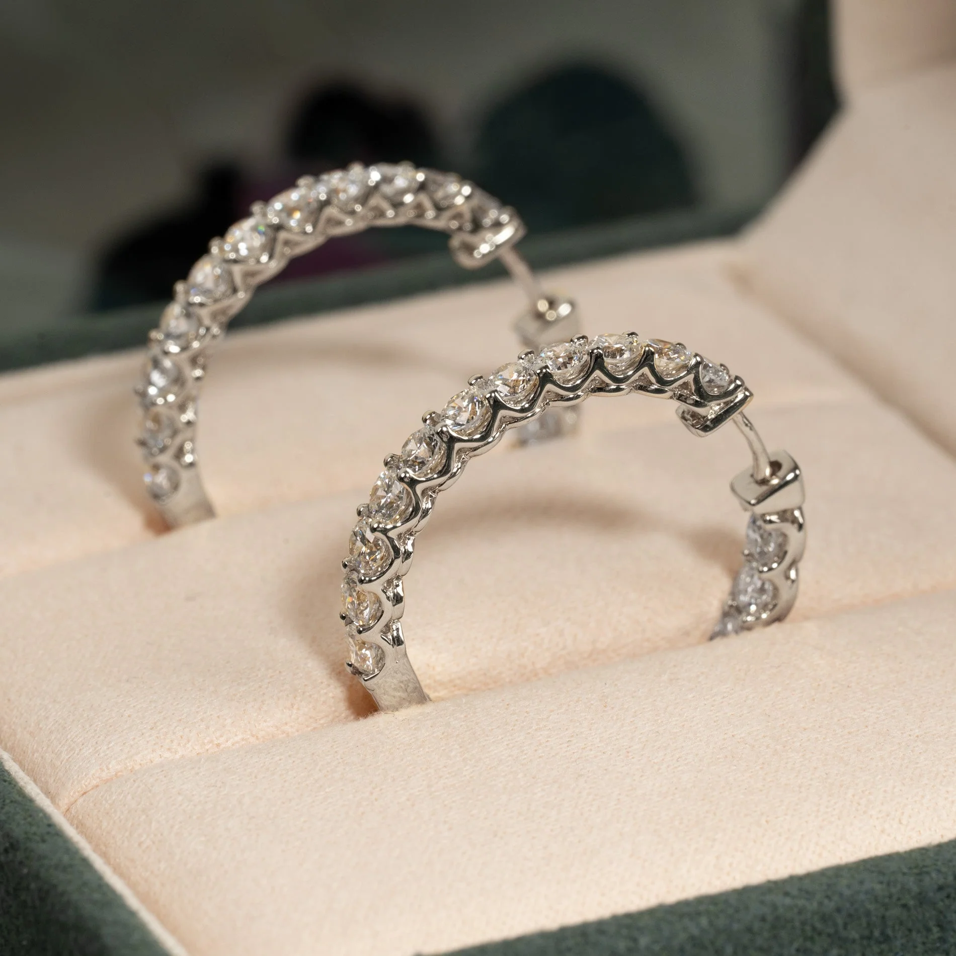 DOUBLE SET SHARED PRONG LAB-DIAMOND CREOL EARRING - 4.0ct - WG - Image 4