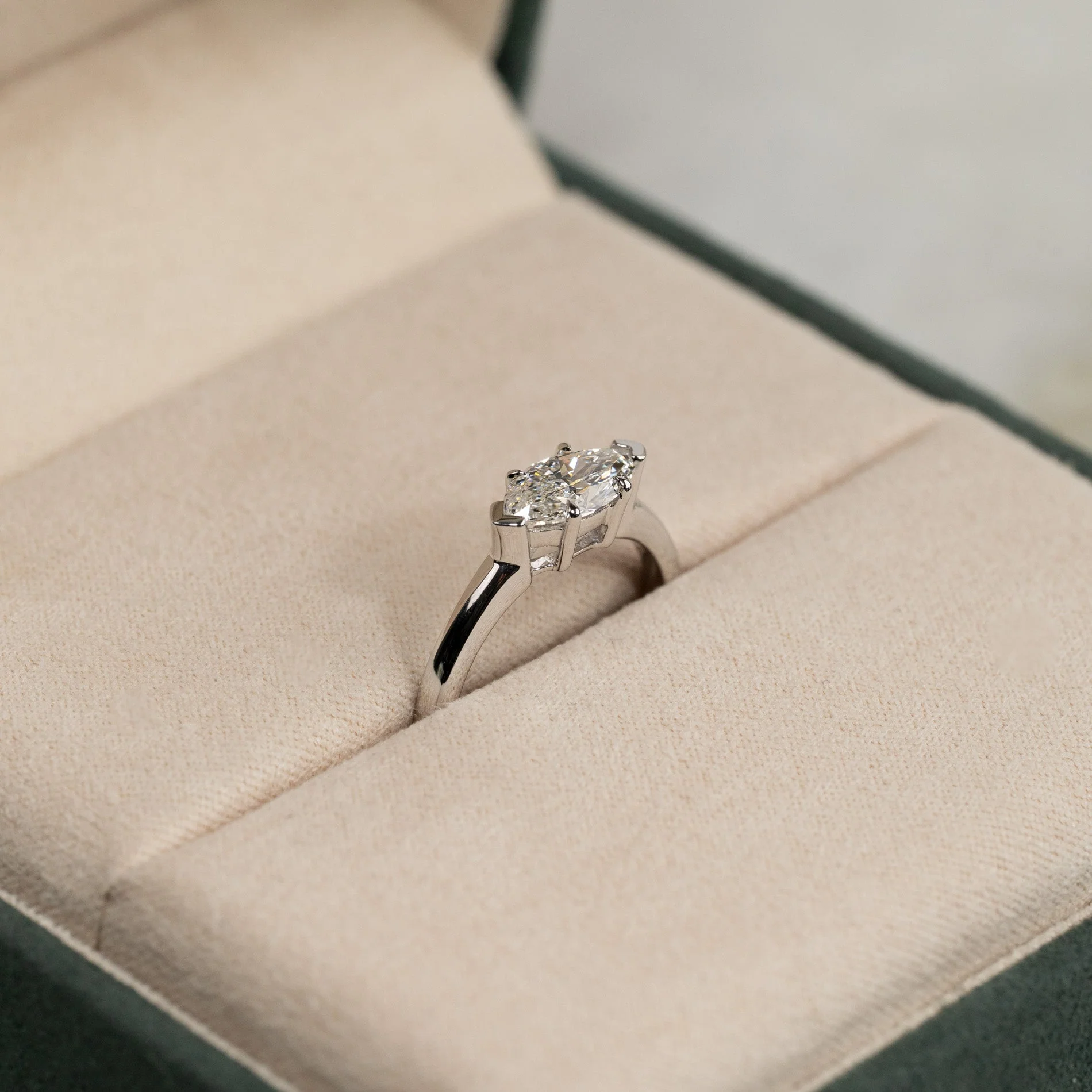 EAST TO WEST MARQUISE-CUT SOLITAIRE LAB-DIAMOND RING - 1.0ct - WG - Image 6