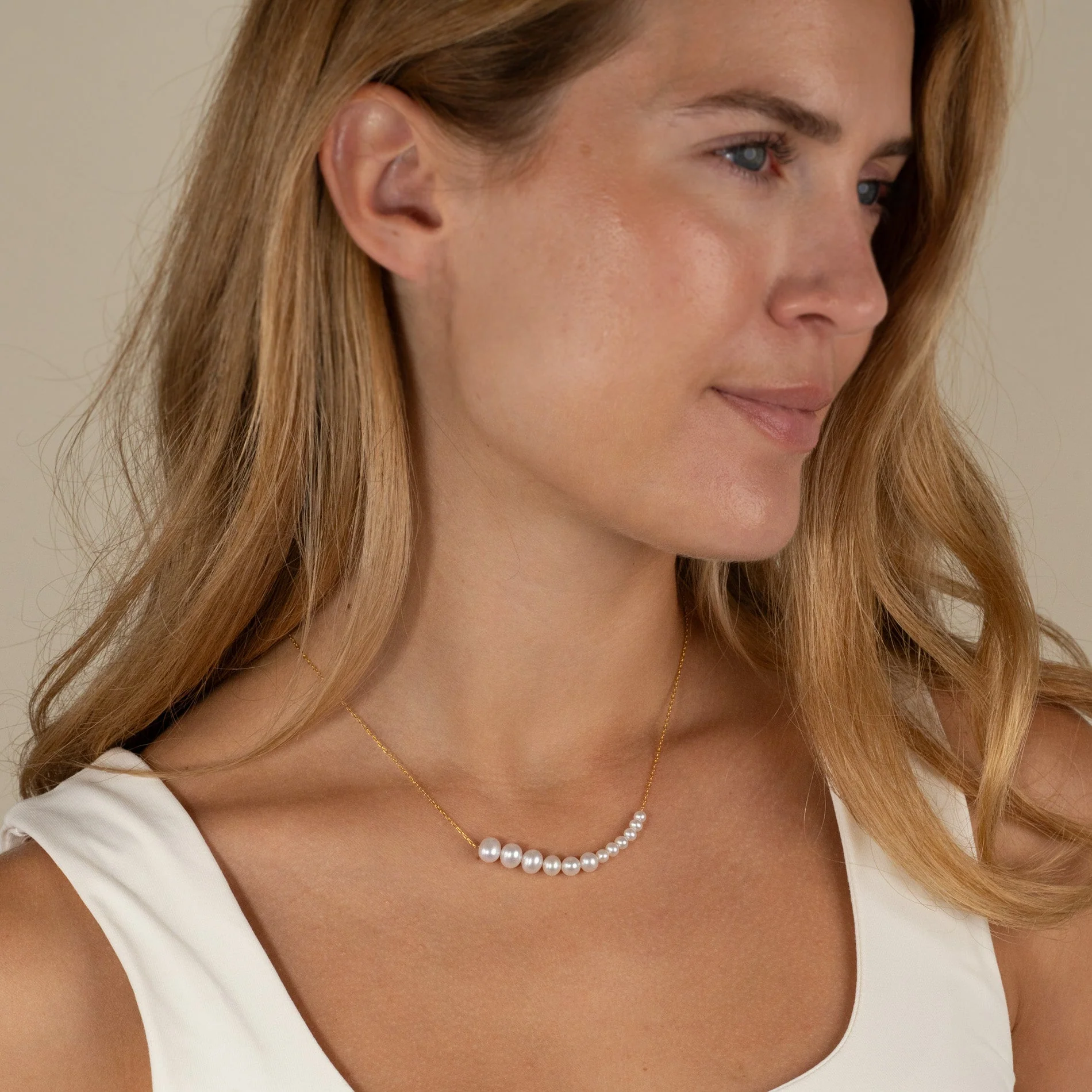 ELARA PEARL GOLDEN NECKLACE - Image 6