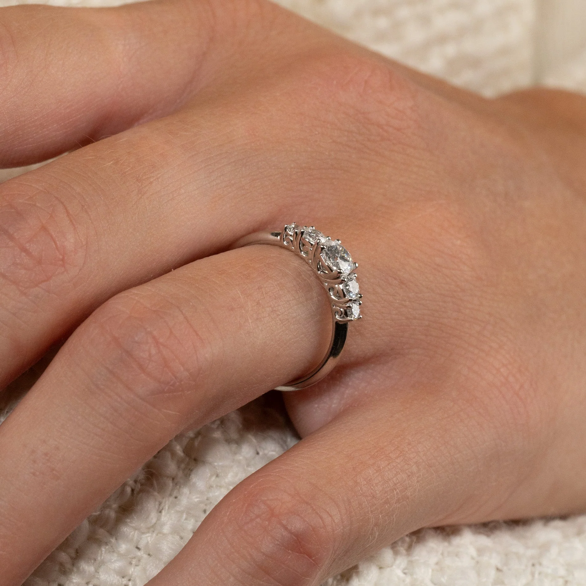 FIVE-STONE TRELLIS LAB-DIAMOND RING - 0.5ct - WG - Image 8