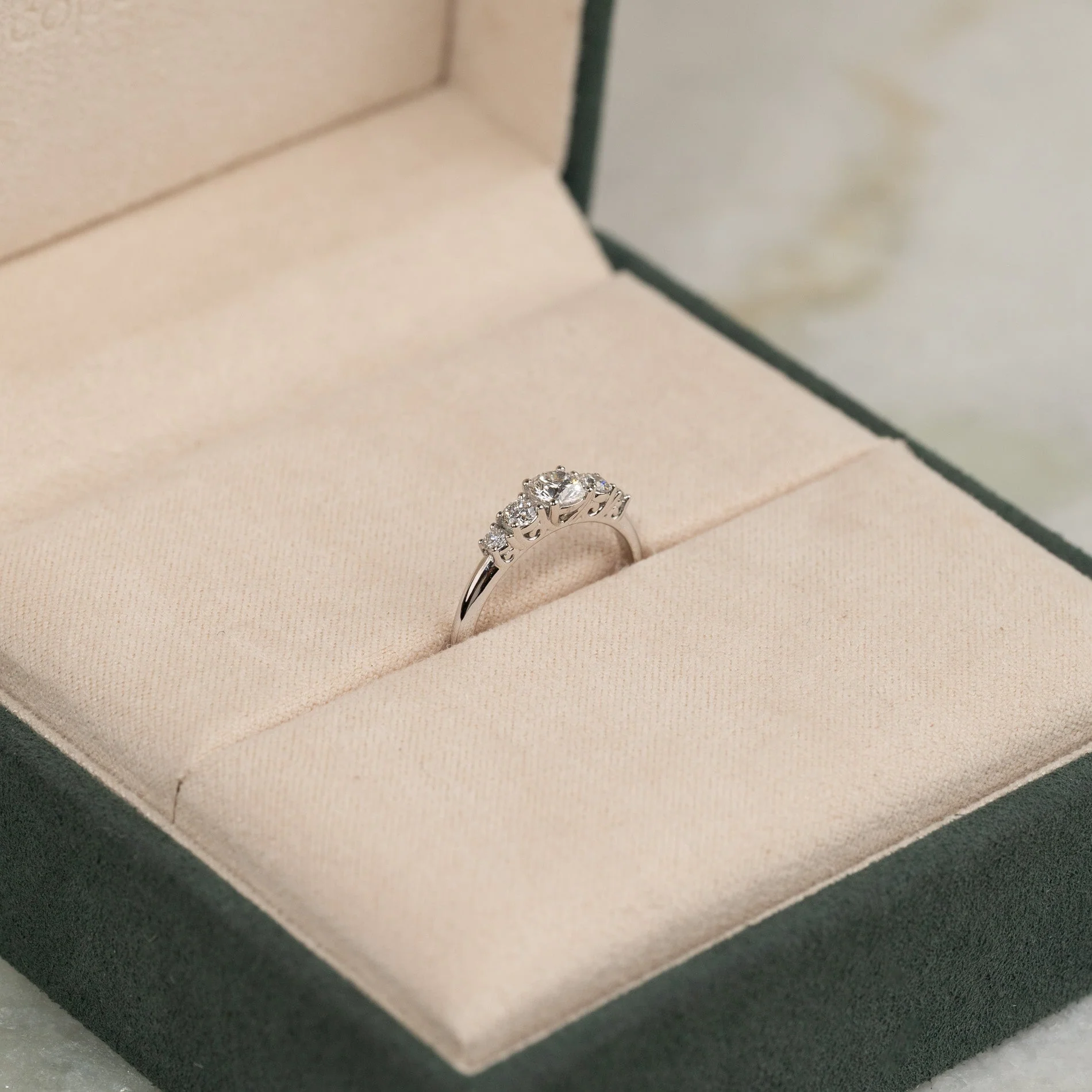 FIVE-STONE TRELLIS LAB-DIAMOND RING - 0.5ct - WG - Image 9