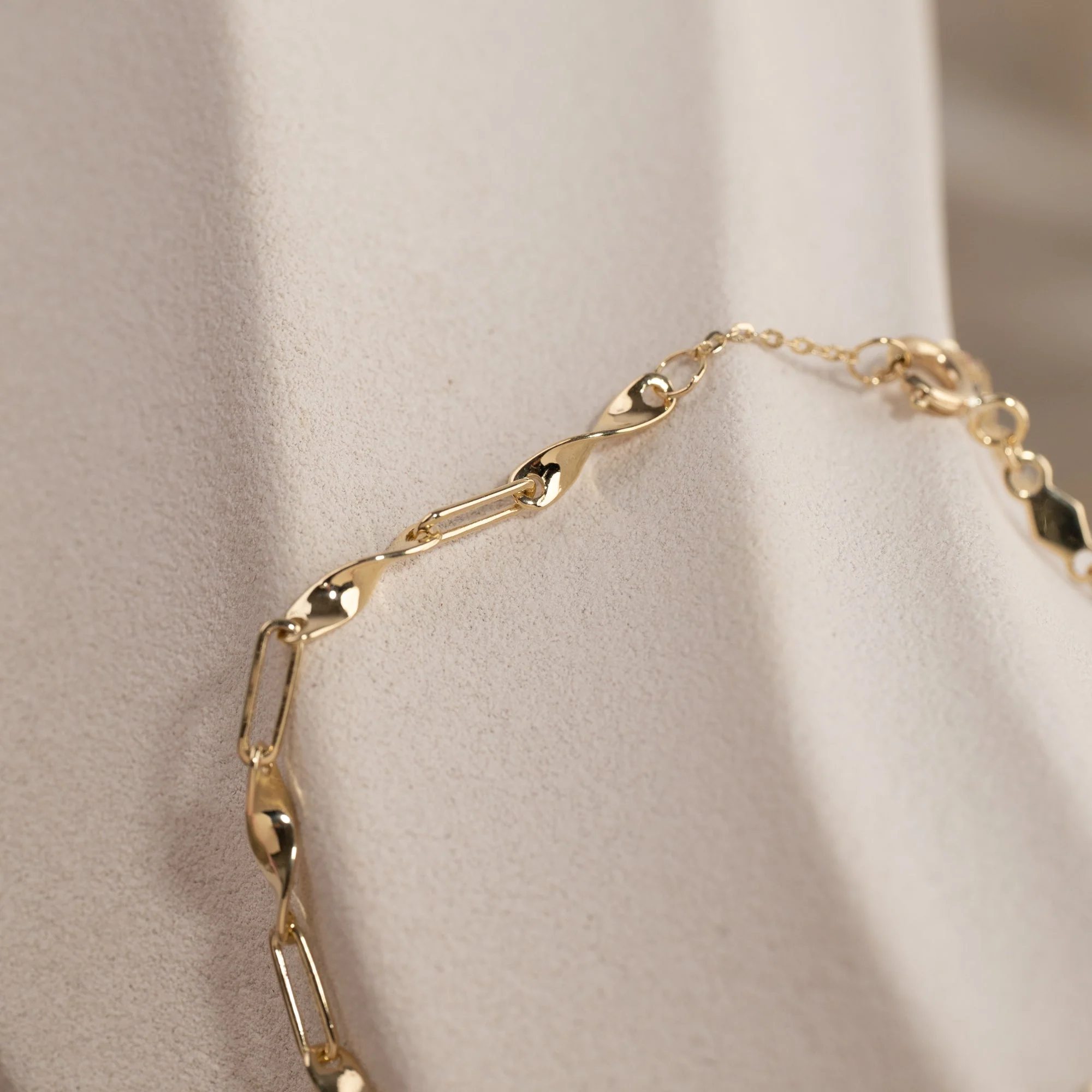 ELENA SOLID GOLD BRACELET - Image 3