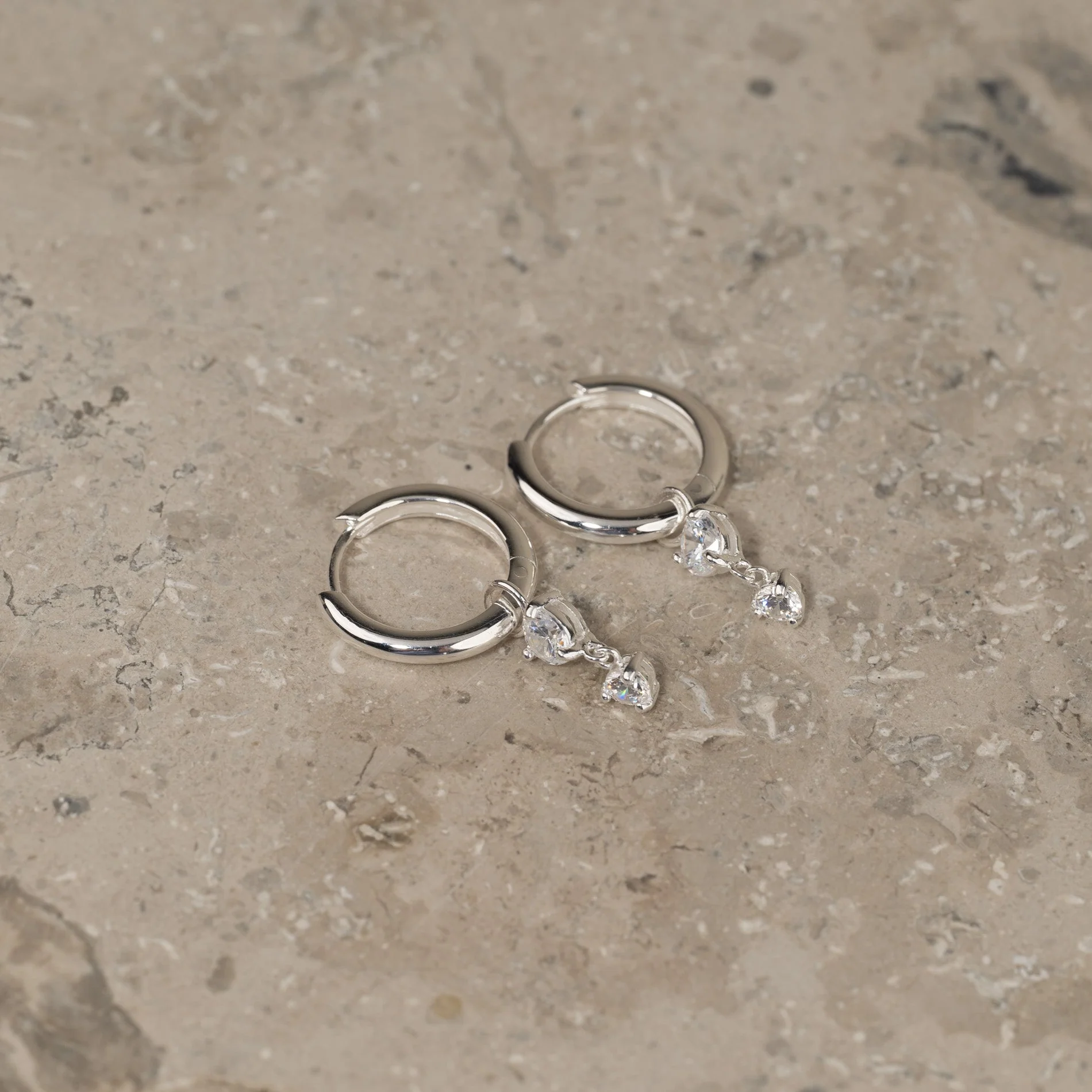 ELENOR CRYSTAL SILVER EARRING - Image 3